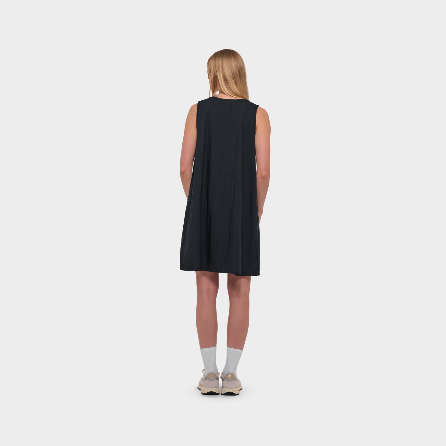 OMEN Kleid Sun Agnese am model