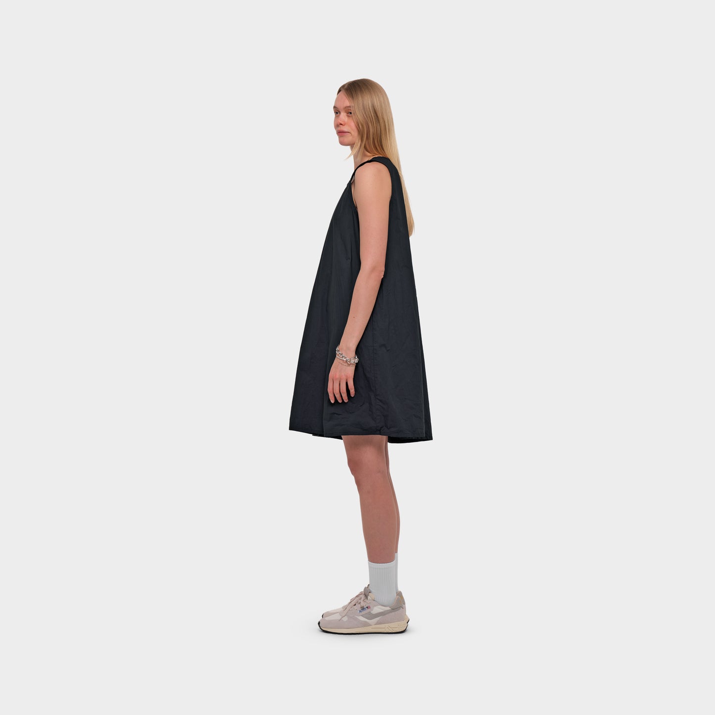 OMEN Kleid Sun Agnese am model