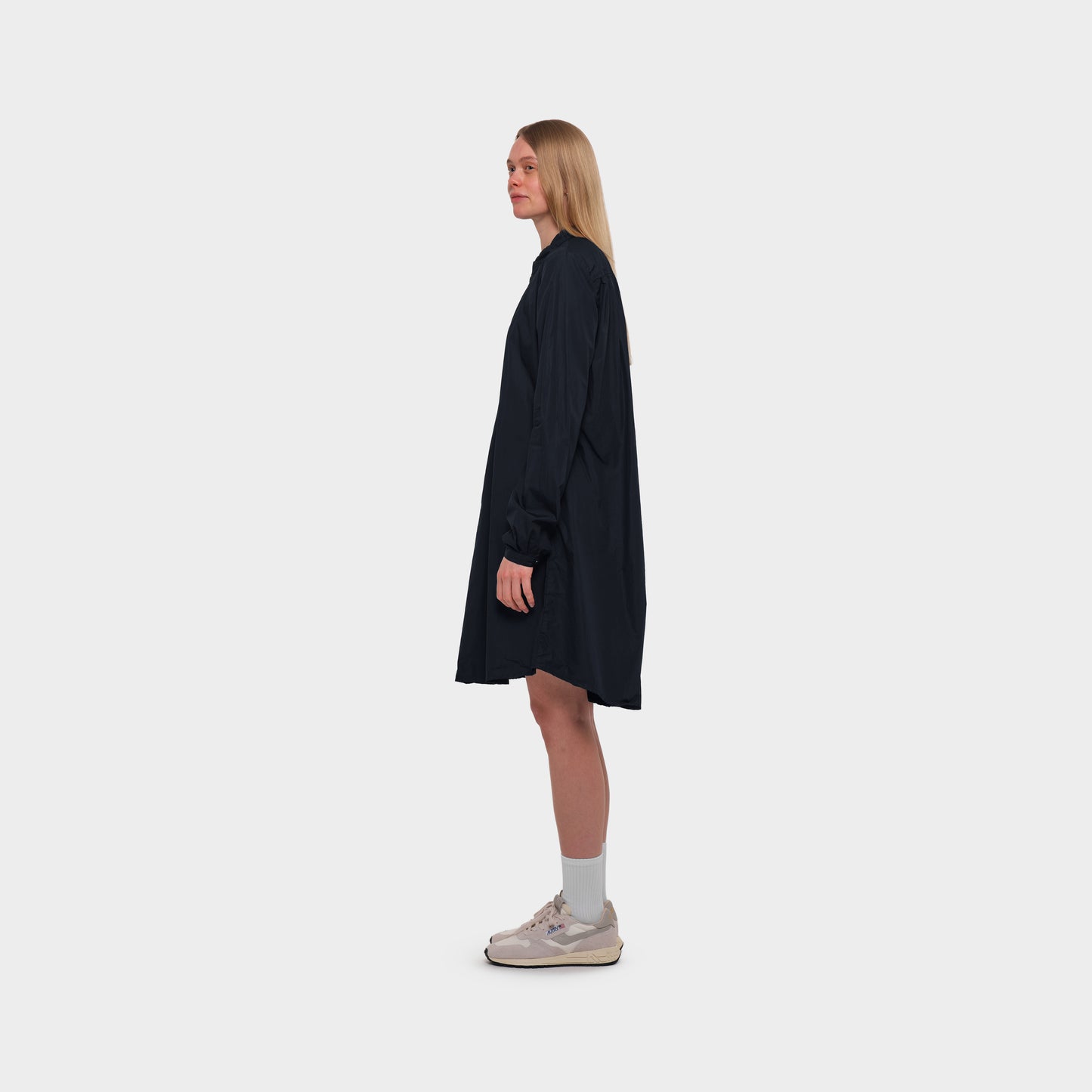 OMEN Kleid Stefanie Super Piu am model