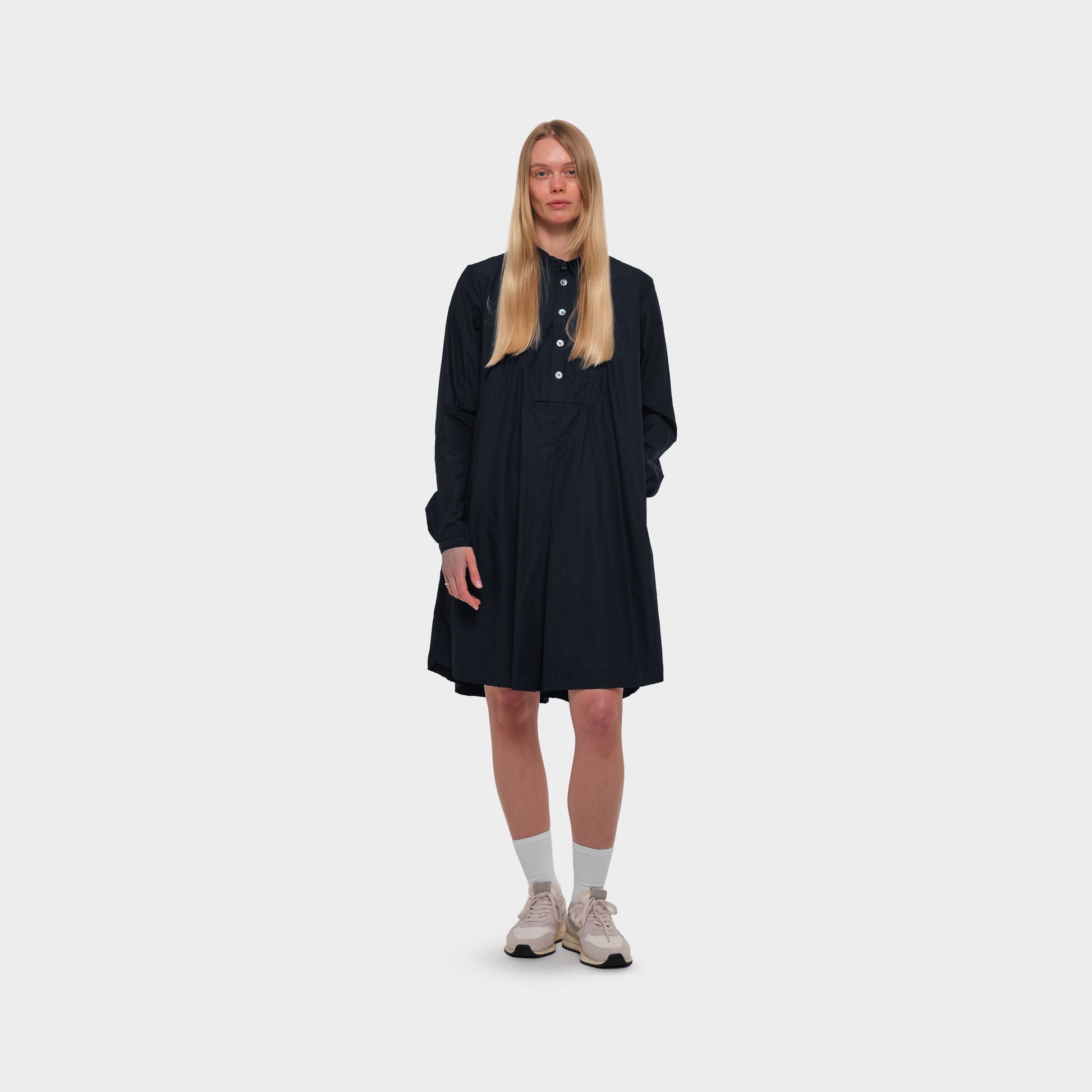 OMEN Kleid Stefanie Super Piu am model