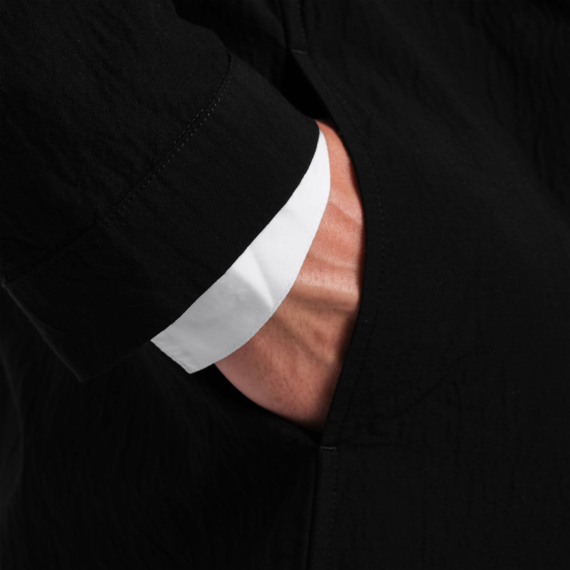 OMEN Oberteil Muck Claque am model