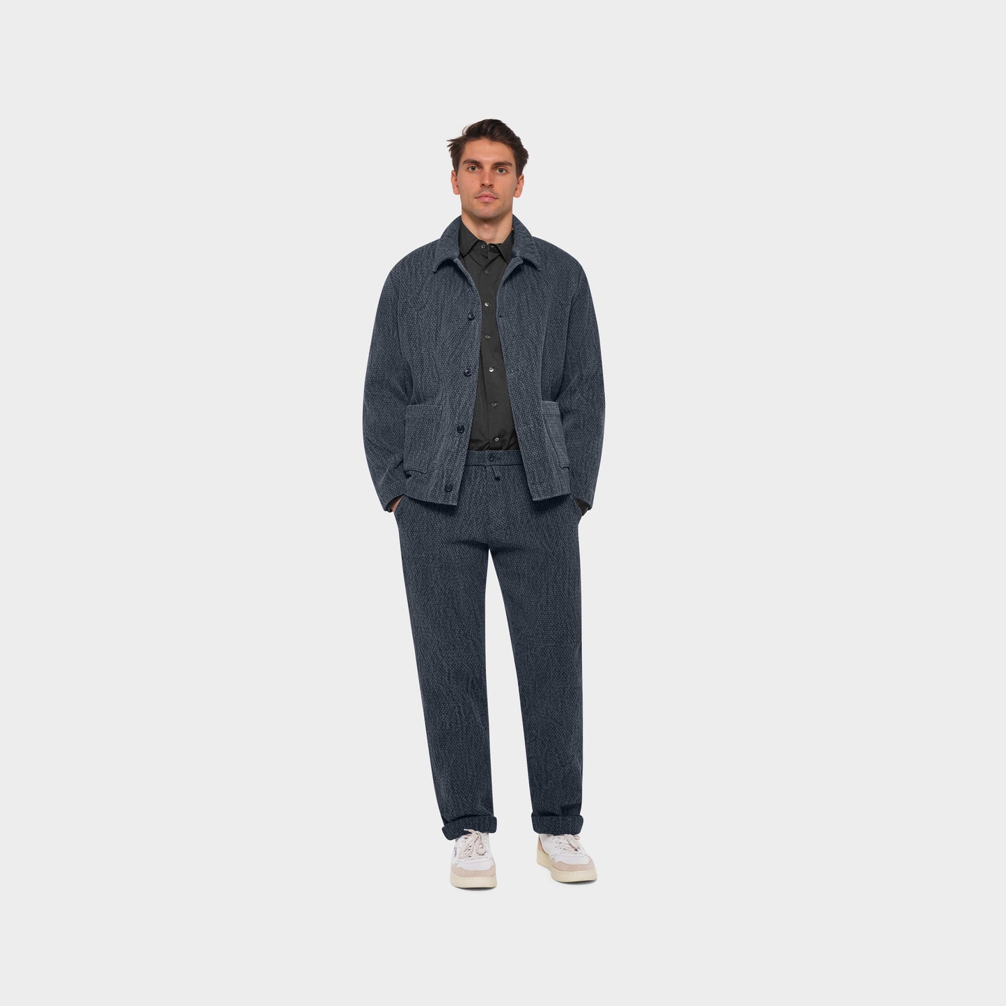 OMEN Sakko Greg Gebuti Fumé am model