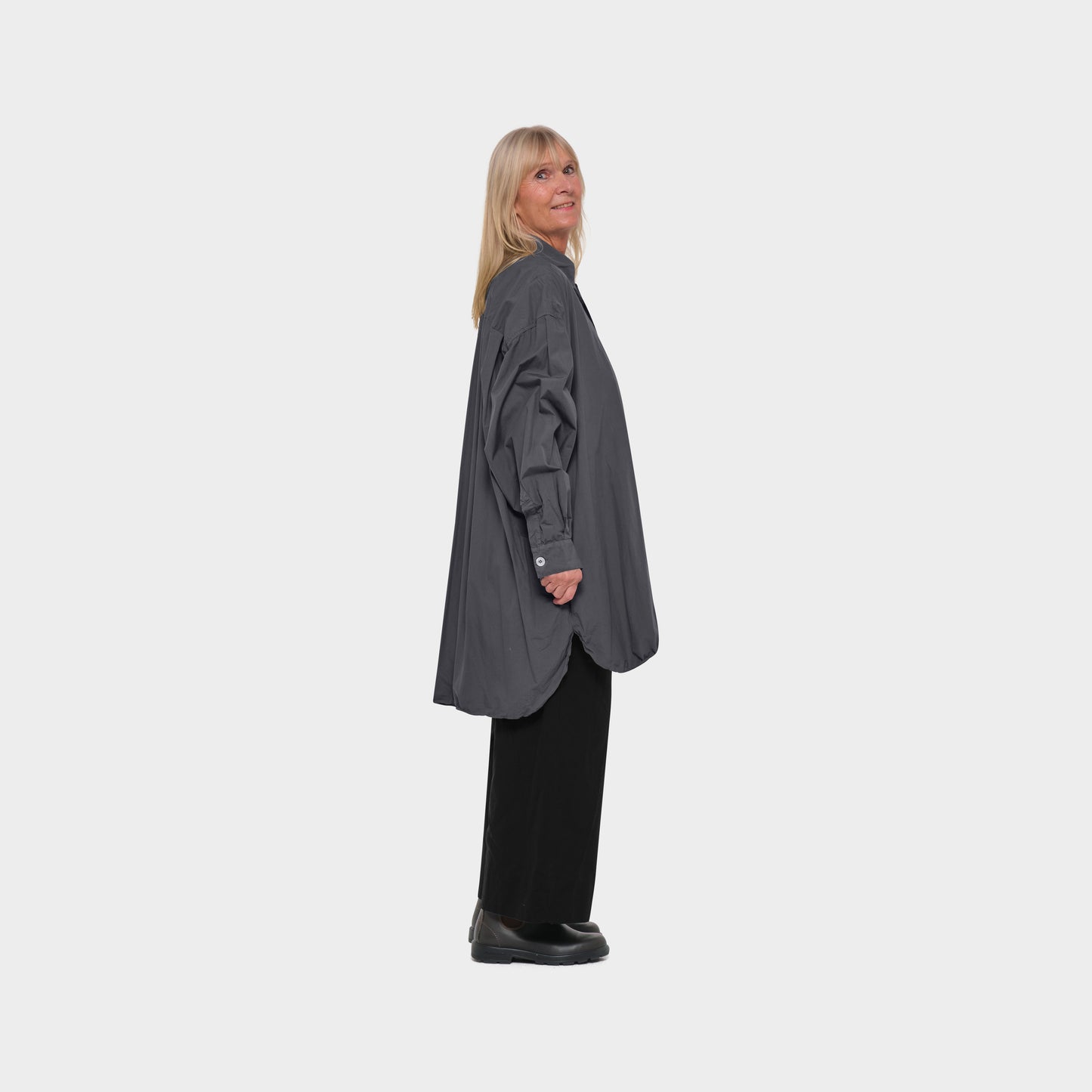 OMEN Oberteil Palma Kurz Talco am model