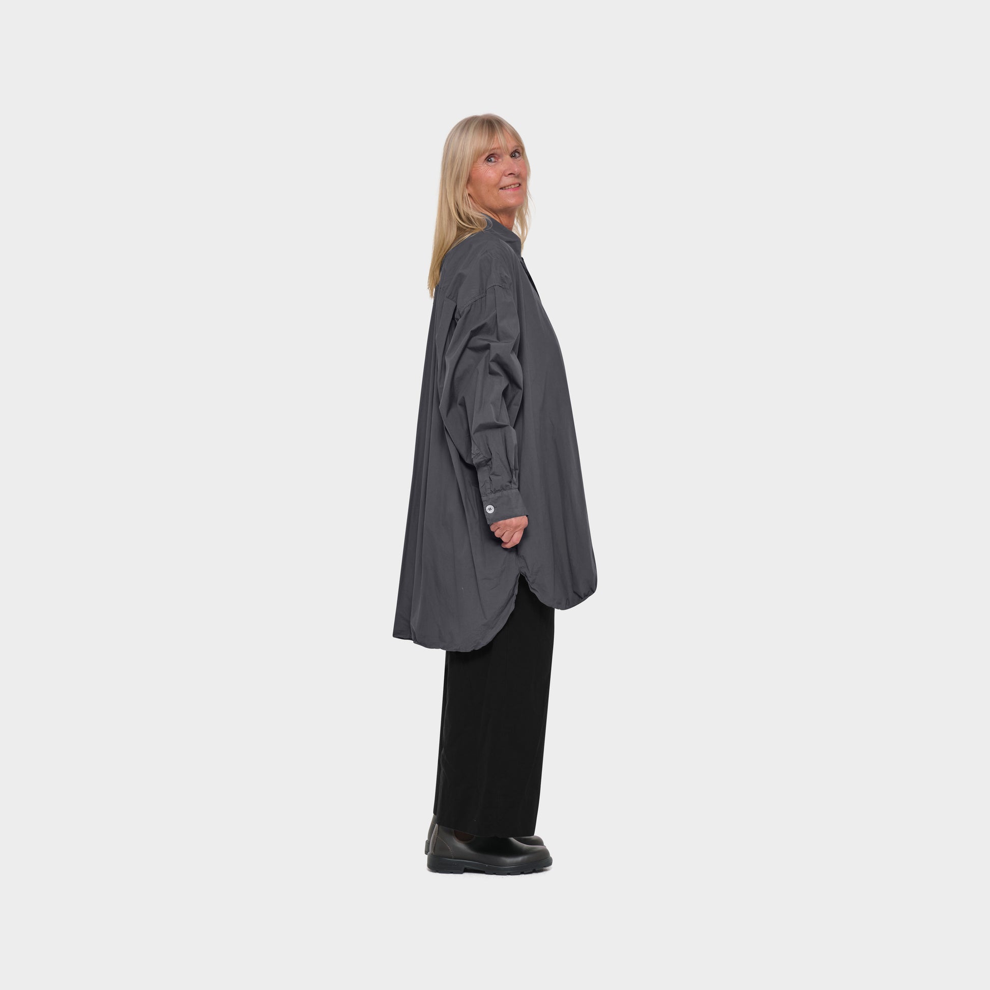 OMEN Oberteil Palma Kurz Talco am model