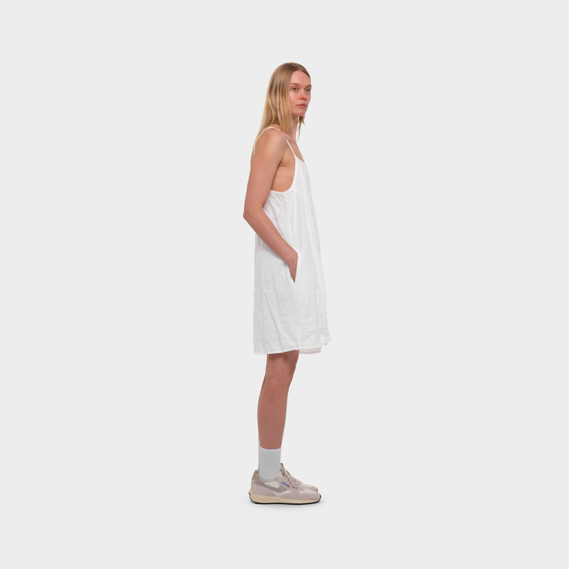 OMEN Kleid Jasmina Tory am model