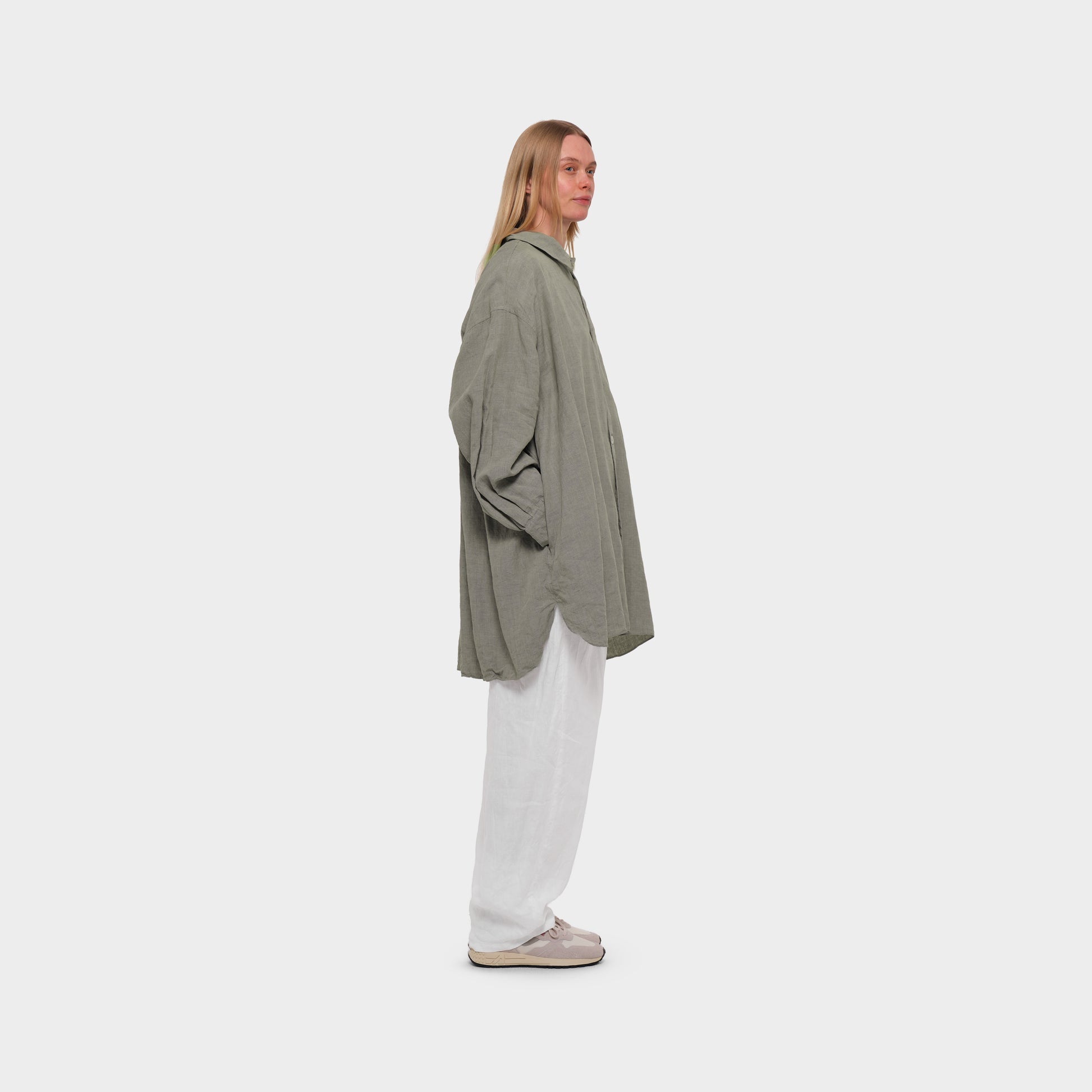 OMEN Oberteil Palma Kurz Everywear am model