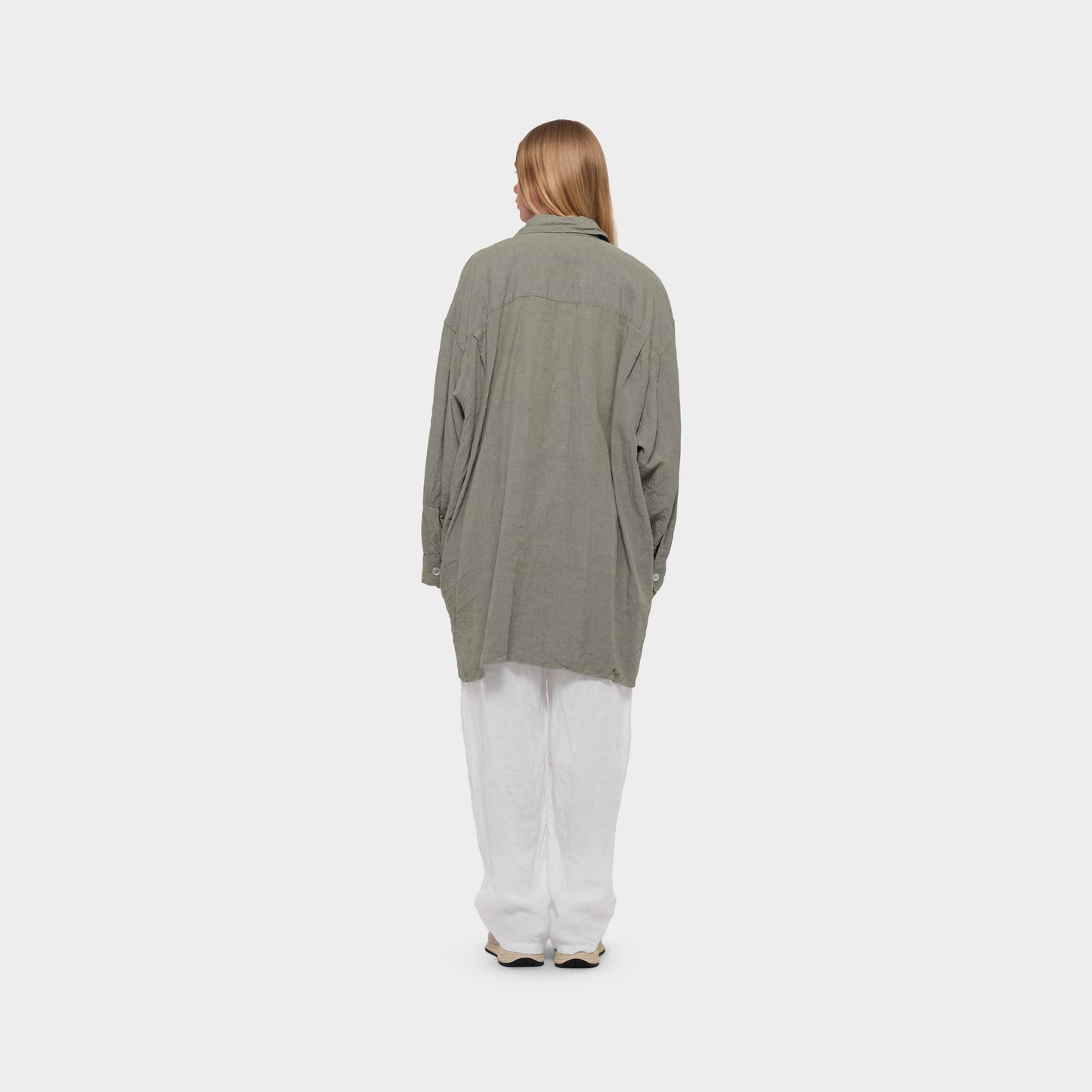 OMEN Oberteil Palma Kurz Everywear am model