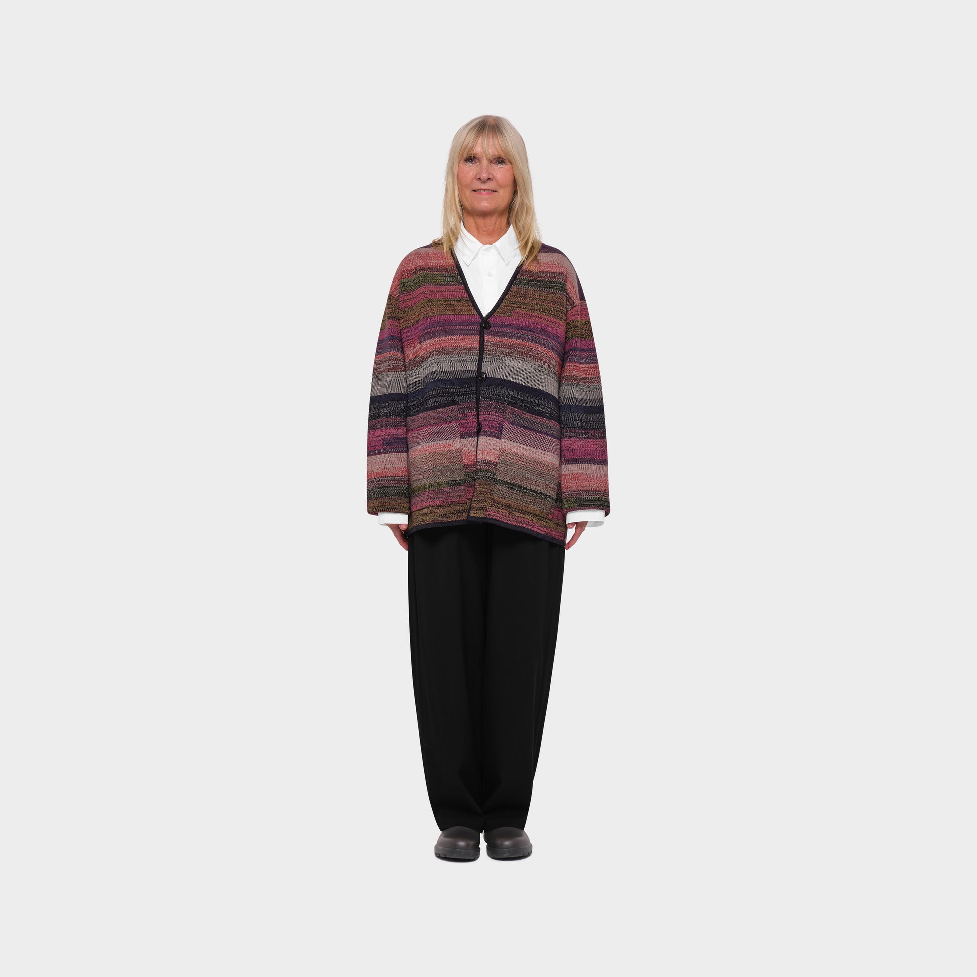 OMEN Strickjacke Buttercup MT São Paulo am model