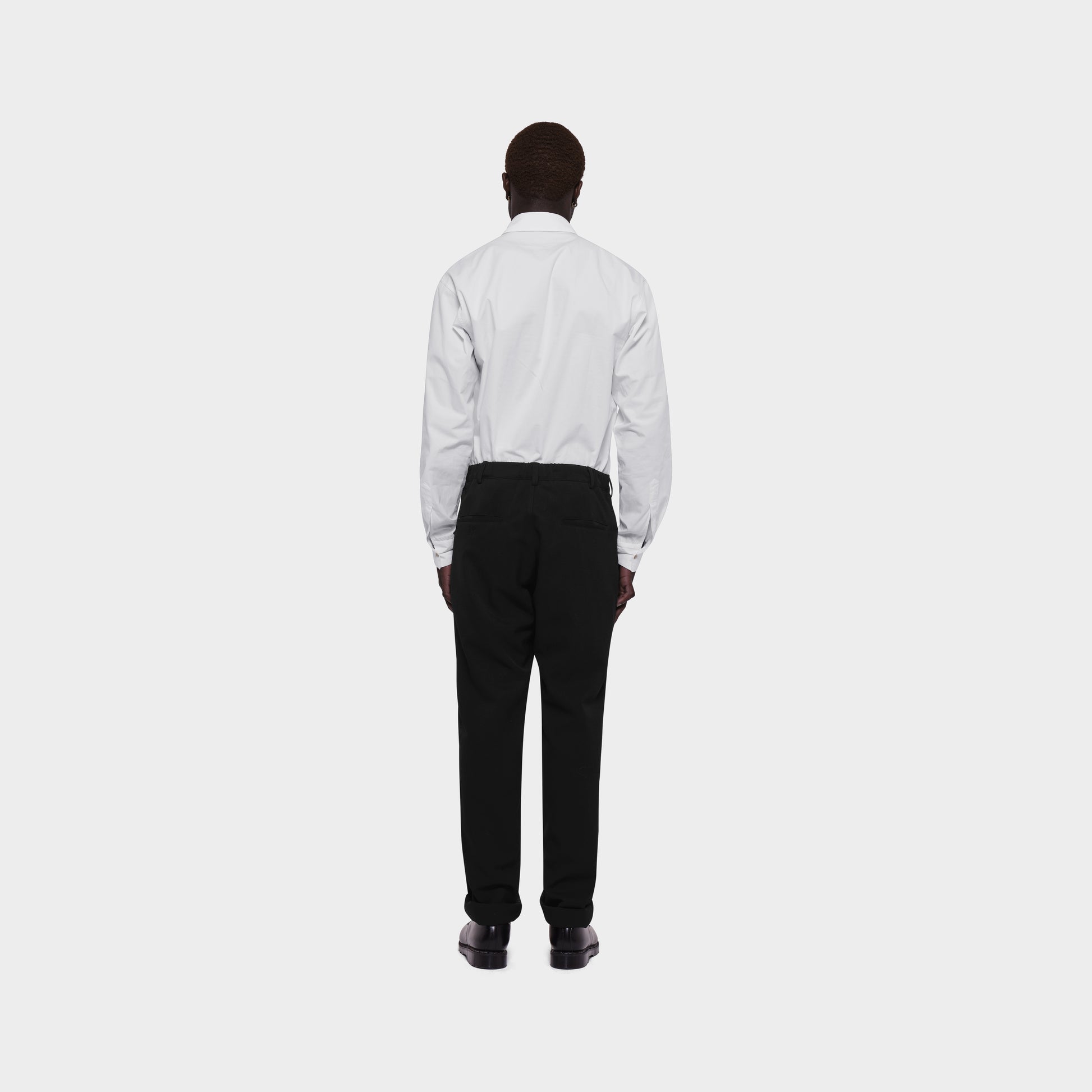 OMEN Hose Larry Olivi am model