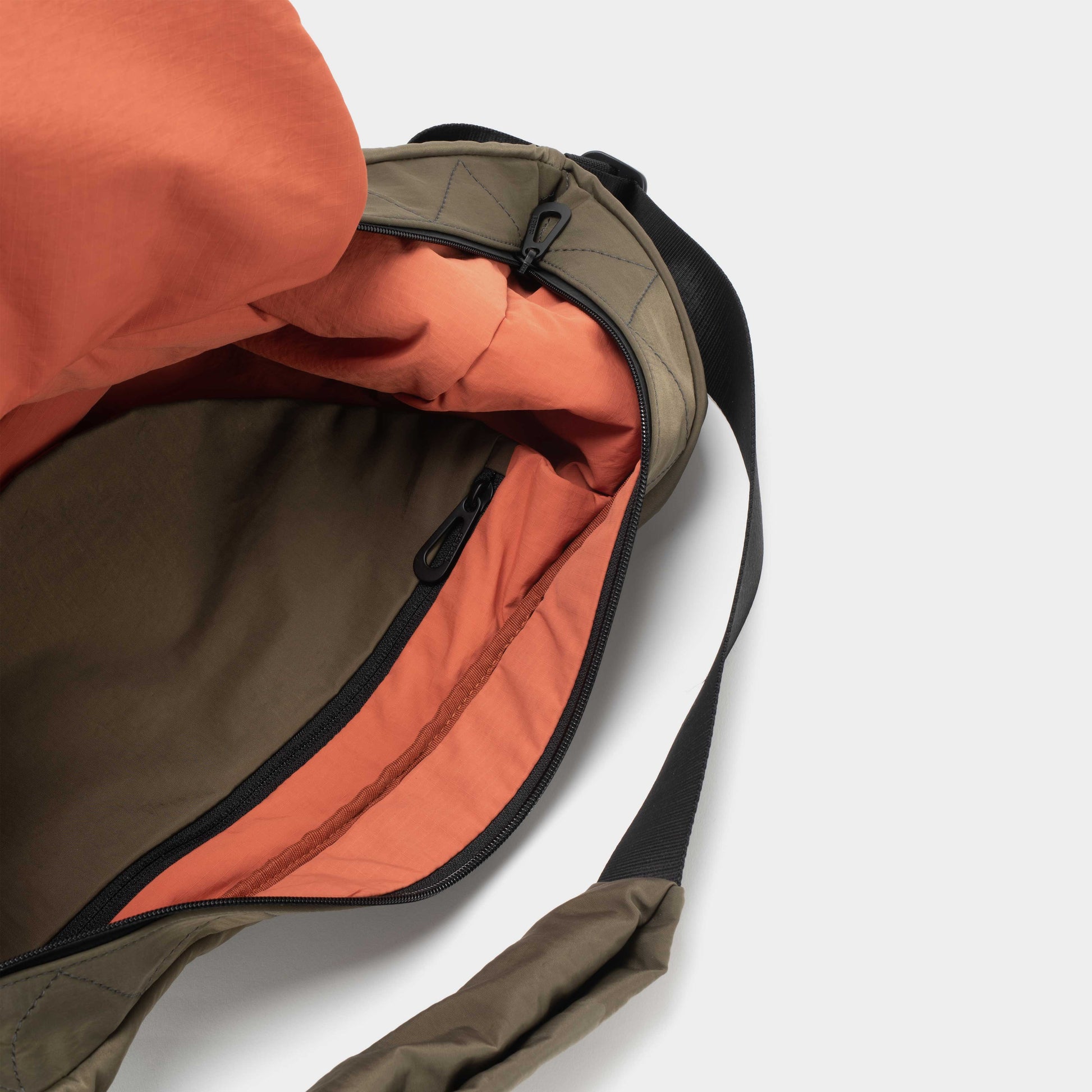 Cote&Ciel Hyco S Cargo Green in Farbe green