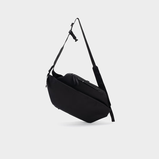 Isarau L Sleek Black