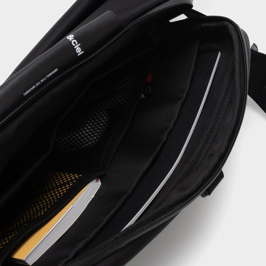 Isarau L Sleek Black