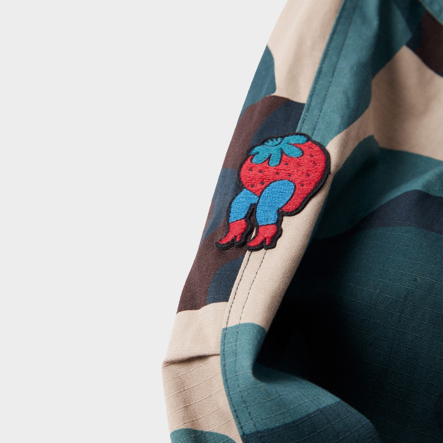 byParra Distorted Camo Jacket in der Farbe green