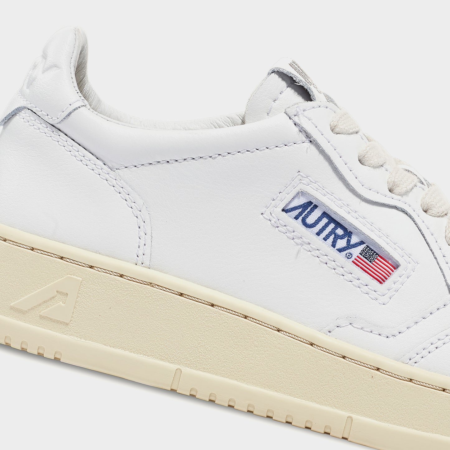 Autry Medalist Low M LL15 in Farbe white