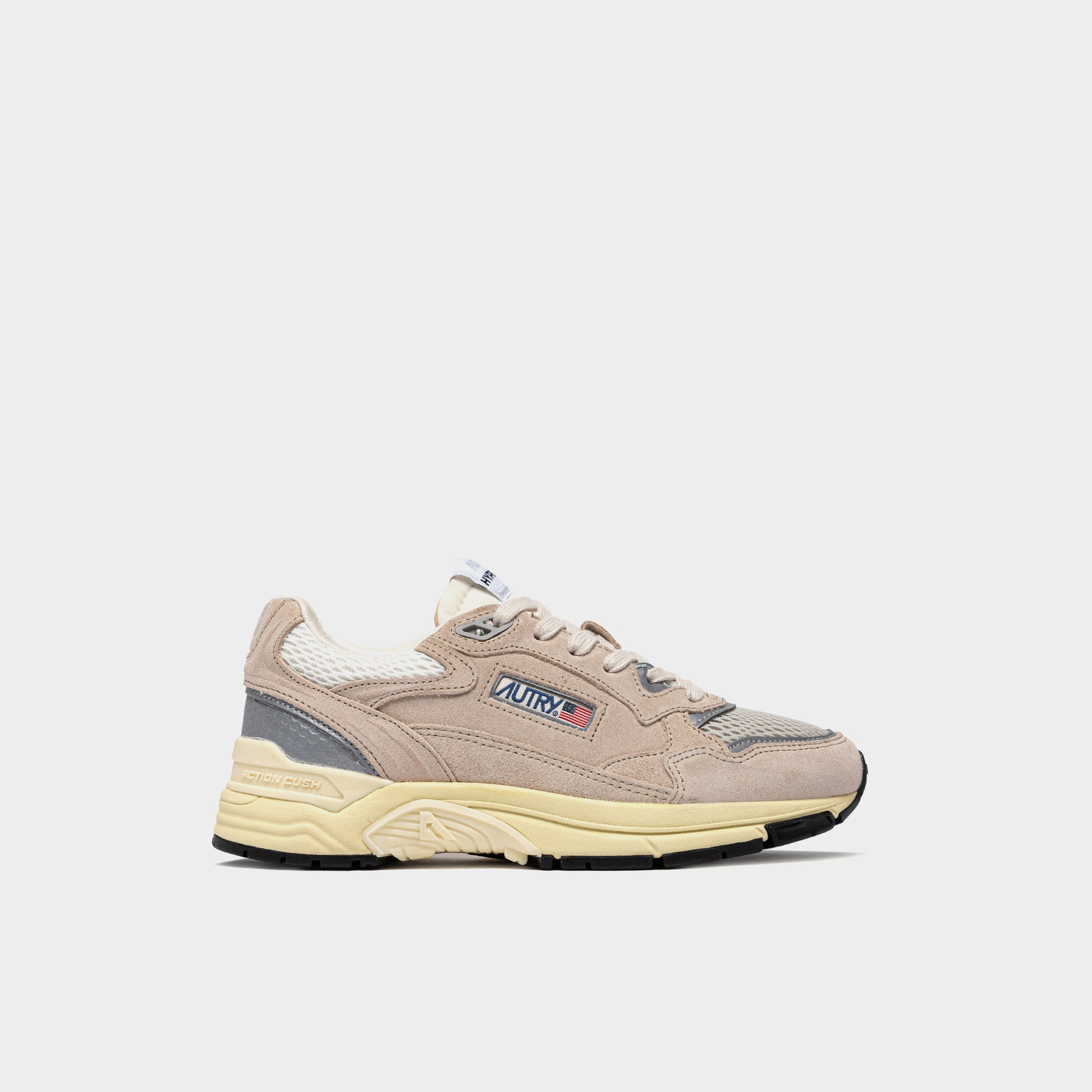 Autry Hyperway Low M UM03 in Farbe sand