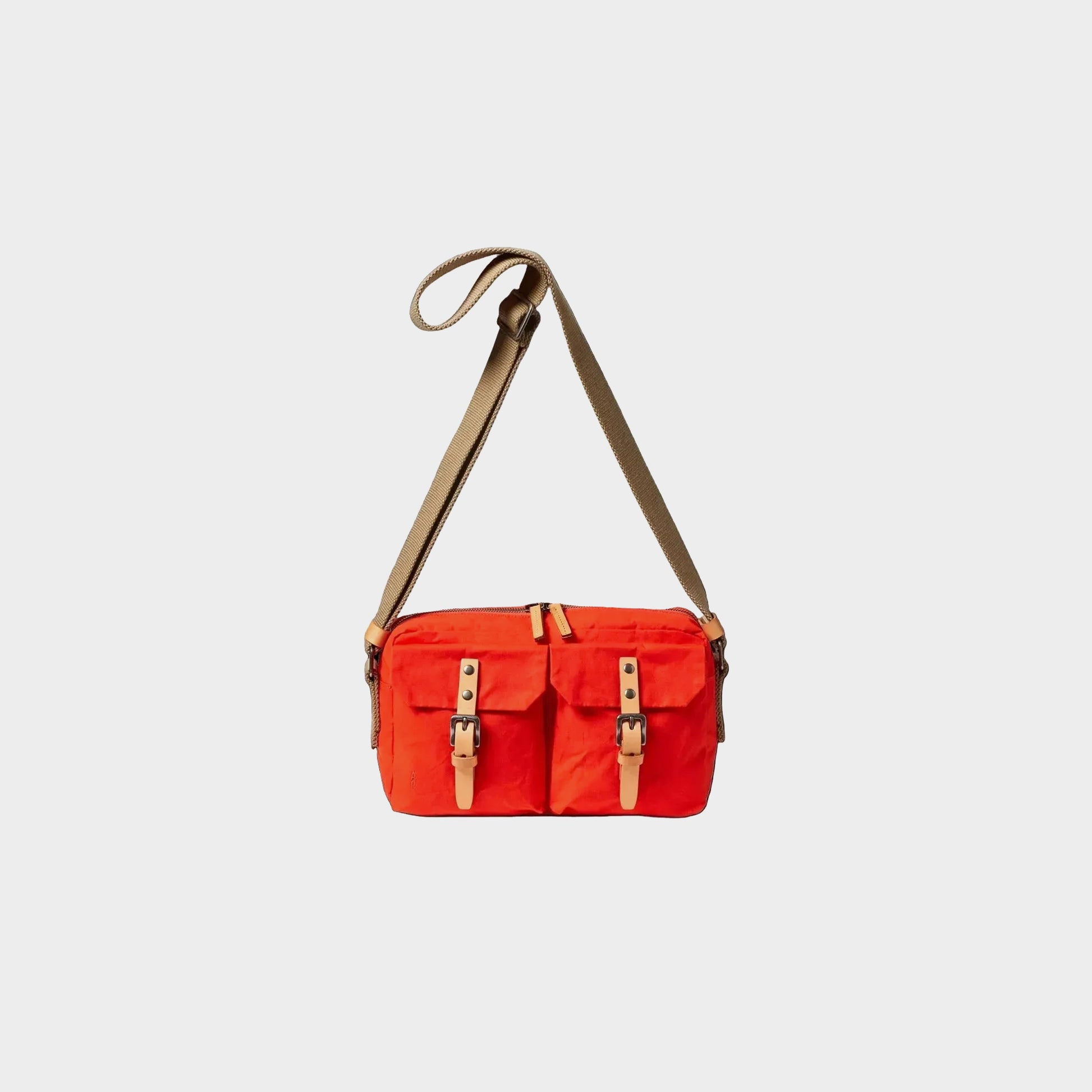 Ally Capellino Franco Waxed Cotton Crossbody Bag in Farbe lava