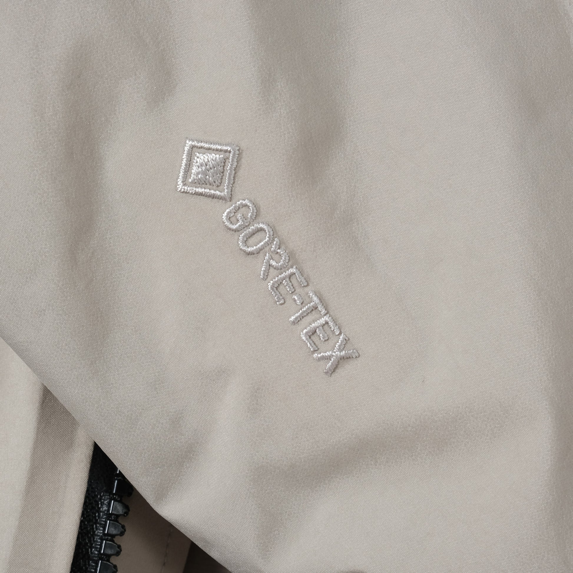 Arcteryx Beta Down Insulated Jacket in Farbe rune_black