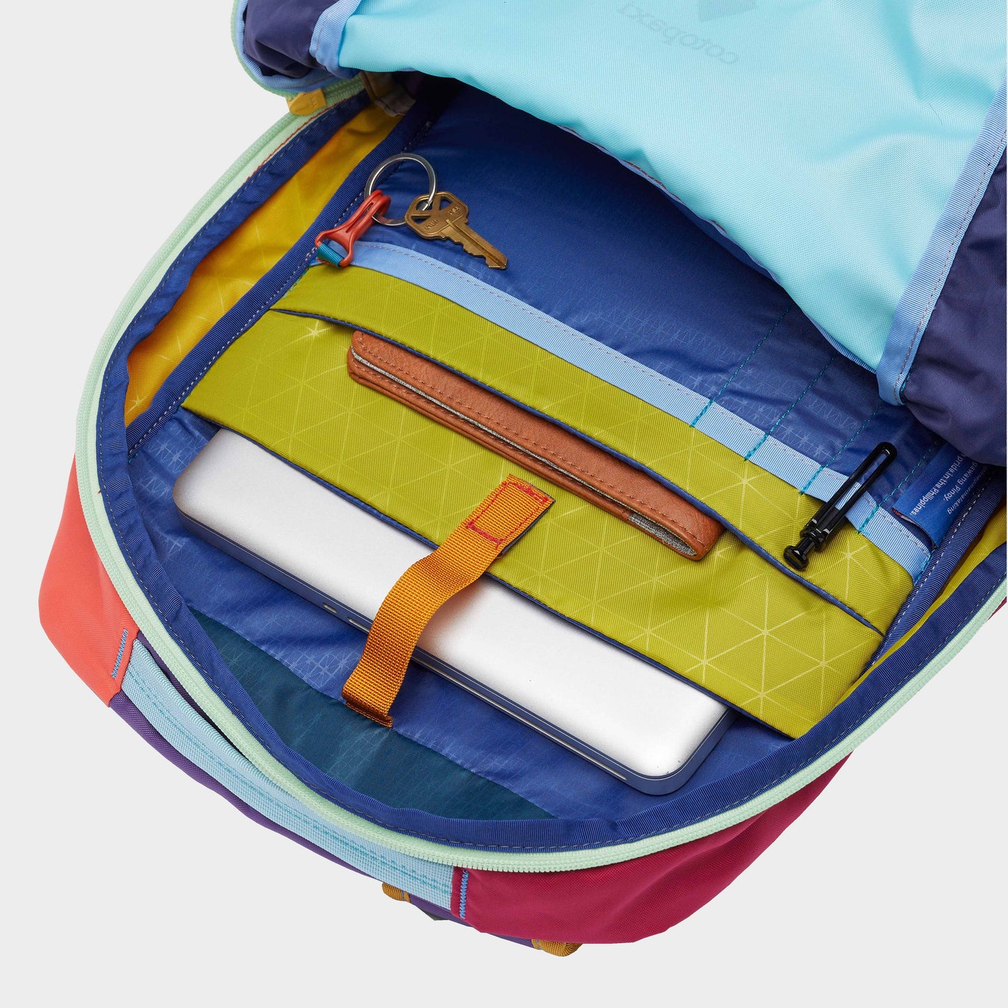 Cotopaxi Chiquillo 26L Del Día Backpack in Farbe del_dia