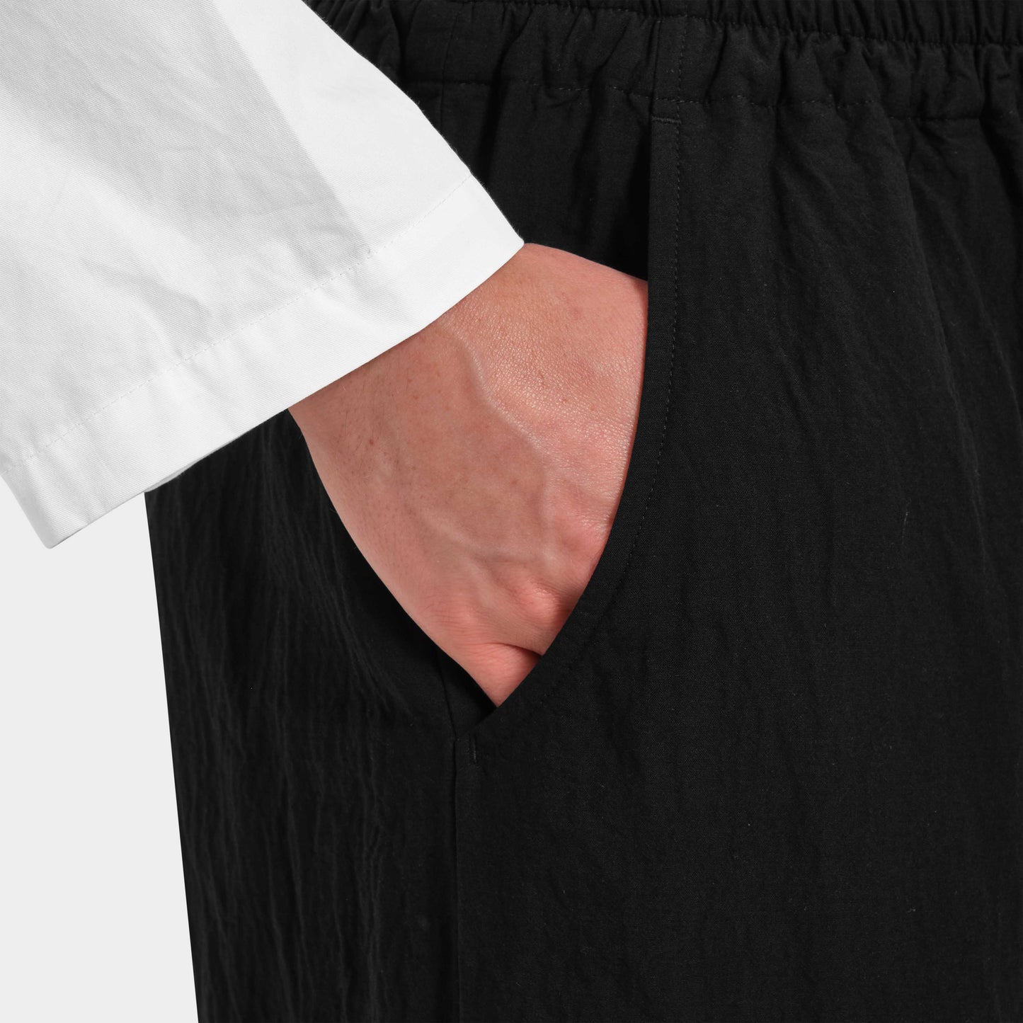 OMEN Hose Helen Claque am model