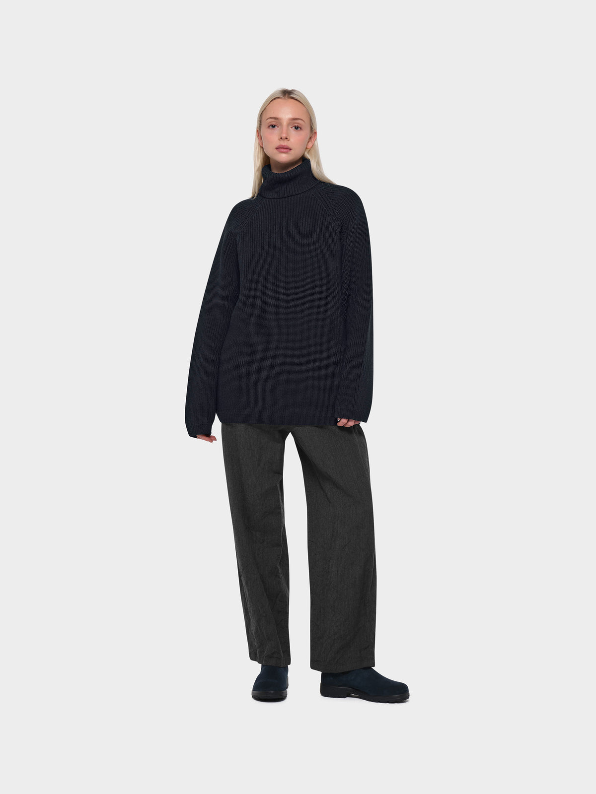 OMEN Pullover Isabel PF am model
