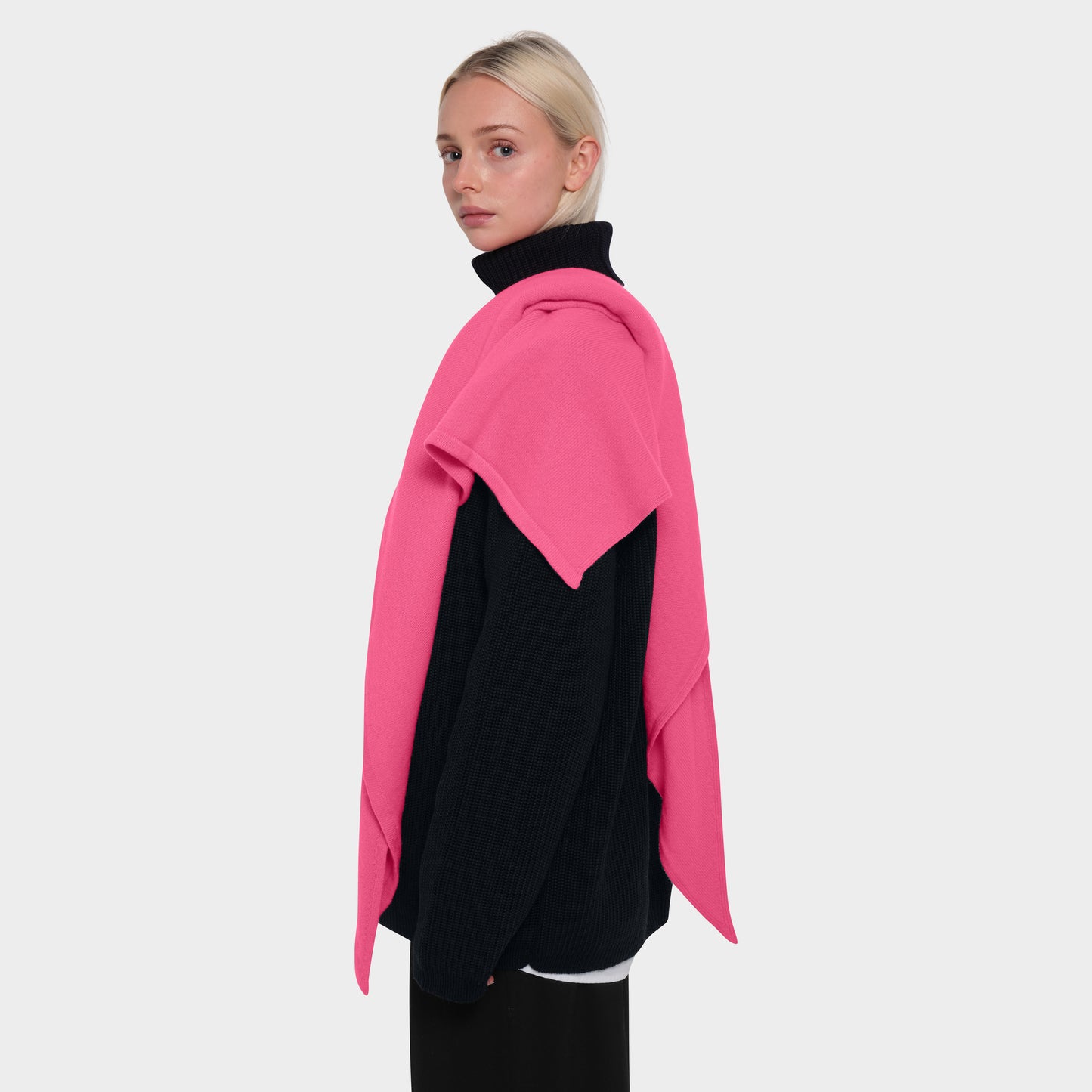 OMEN Stricktuch Pony FF am model