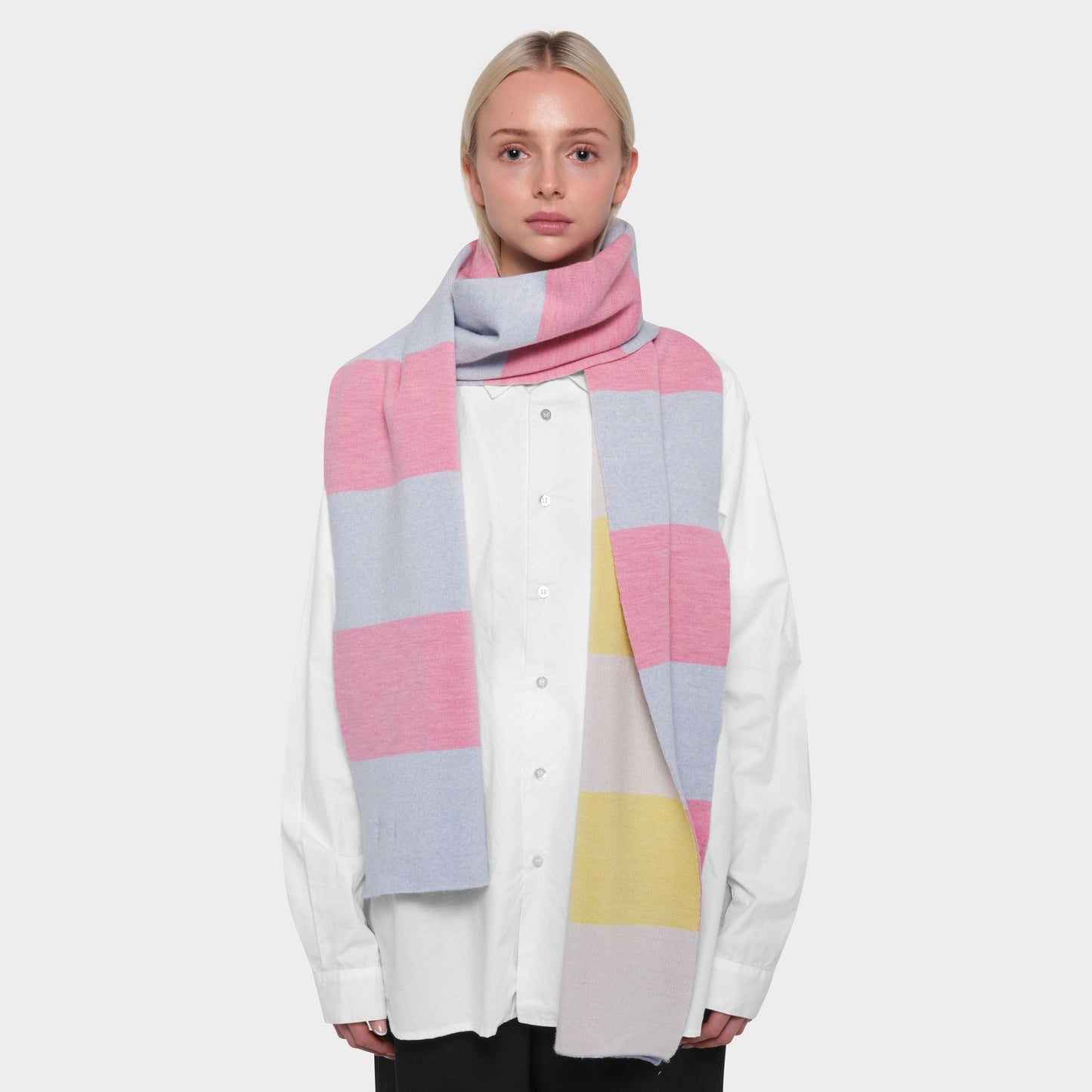 OMEN Schal Brause DS am model