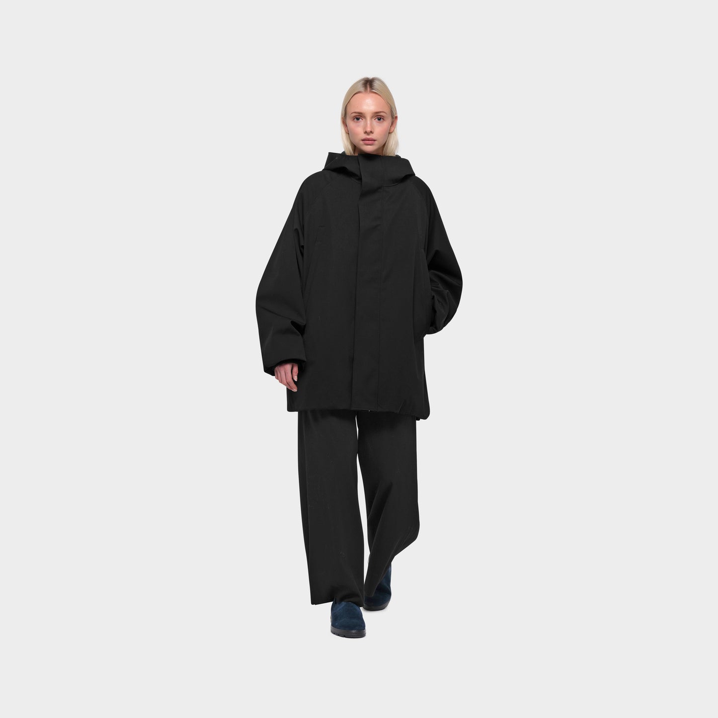 OMEN Jacke Megumi Storm System am model