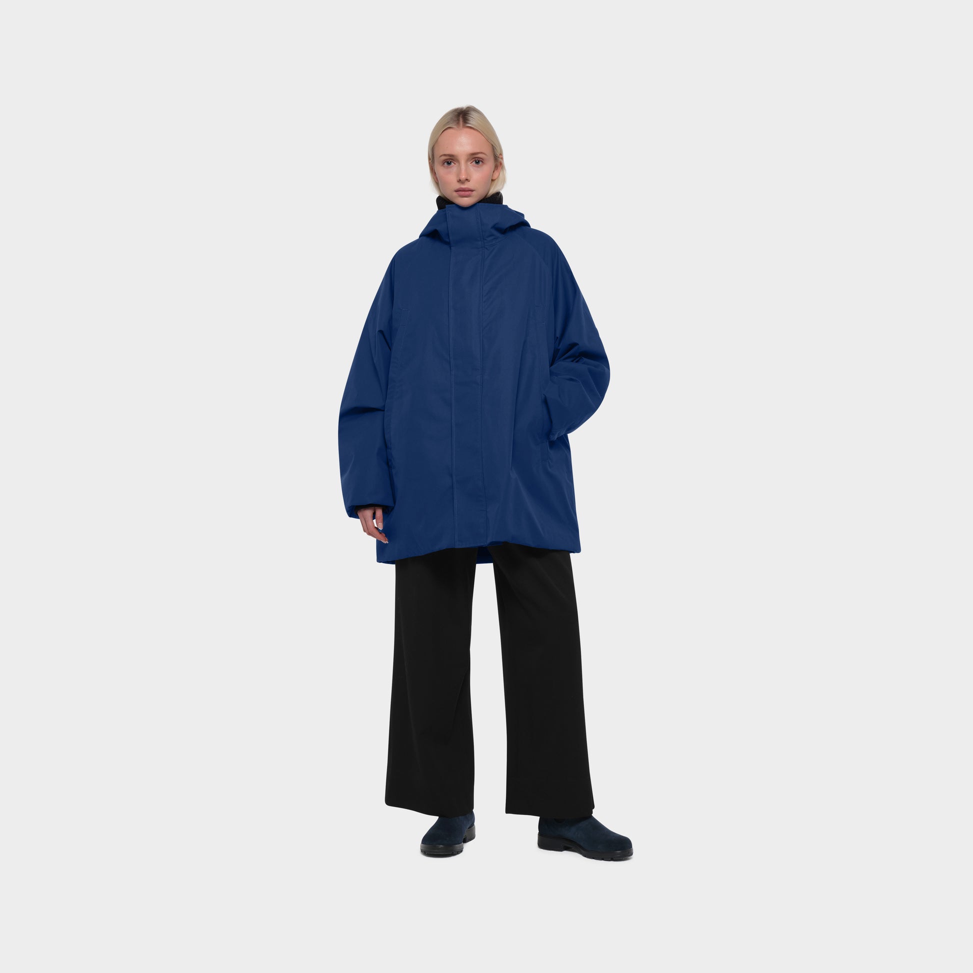 OMEN Jacke Megumi Eta Proof Steppfutter am model