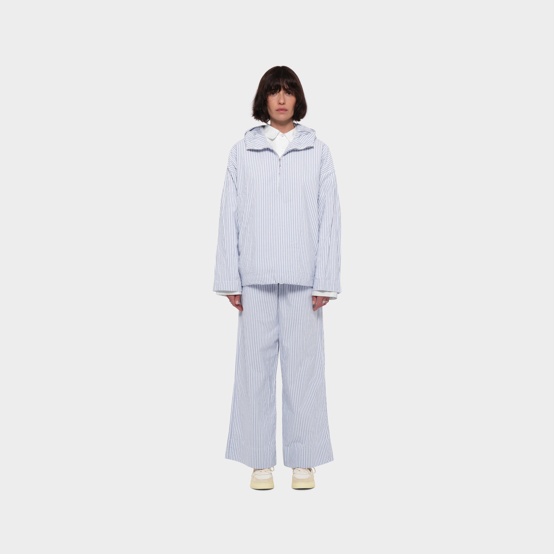 OMEN Oberteil Holly Amadeus Barre am model