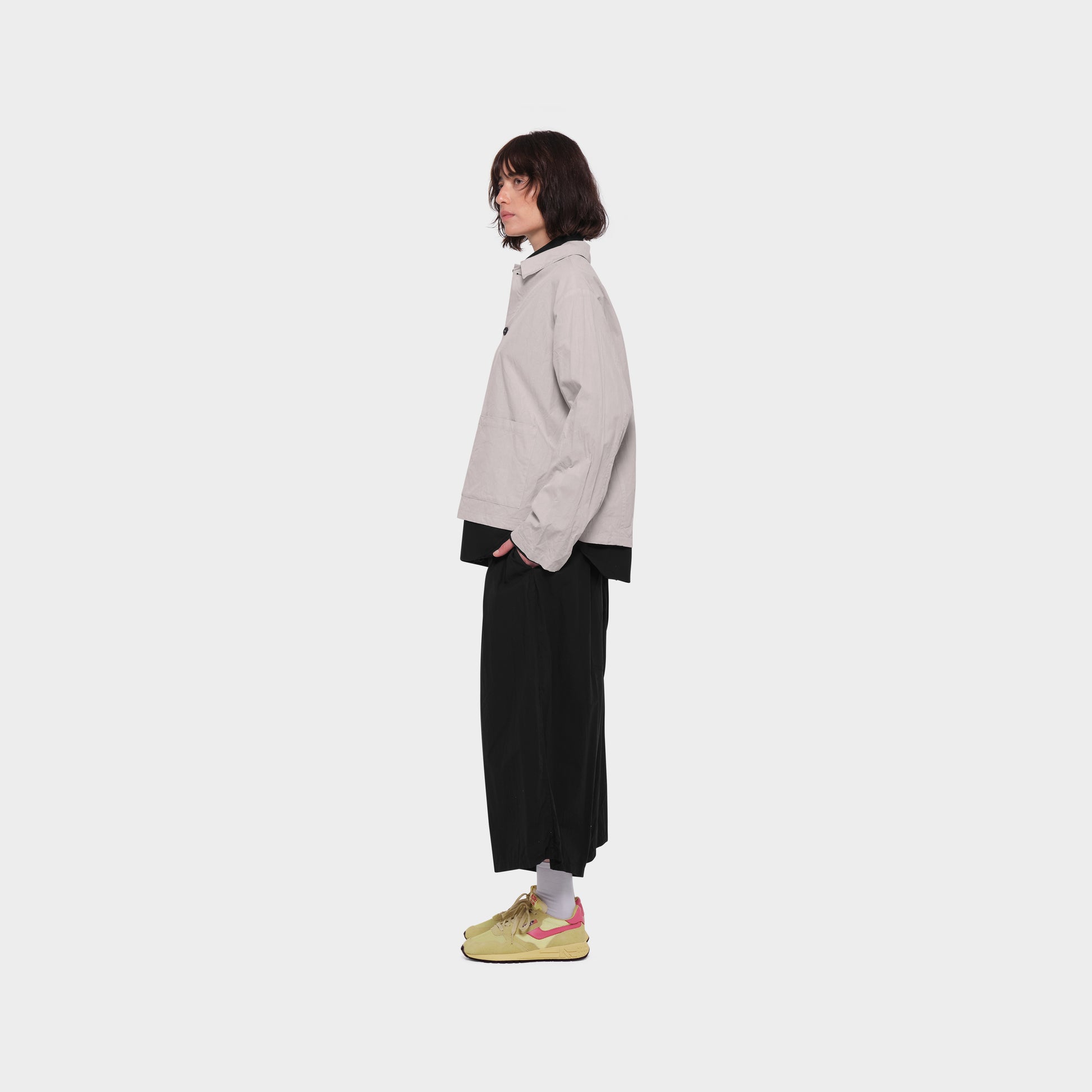 OMEN Sakko Kaja Canvas am model