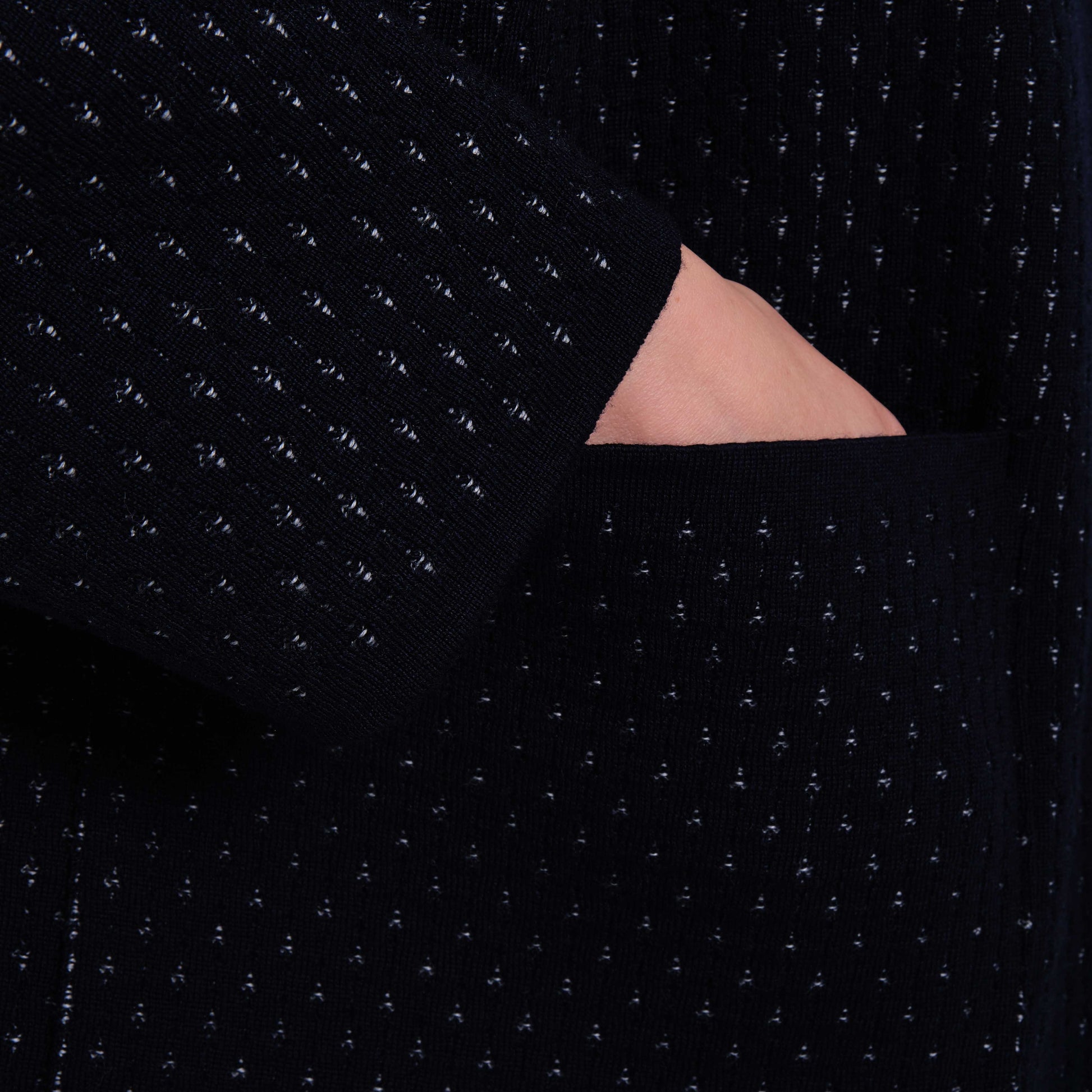 OMEN Strickjacke Tömmchen Kapuze Hawk am model