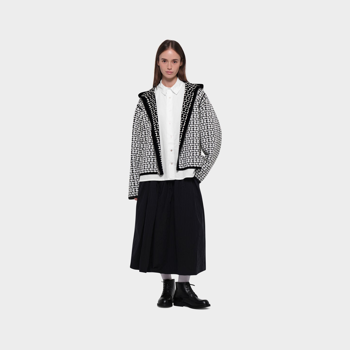 OMEN Strickjacke Philli Wende Riverstone am model