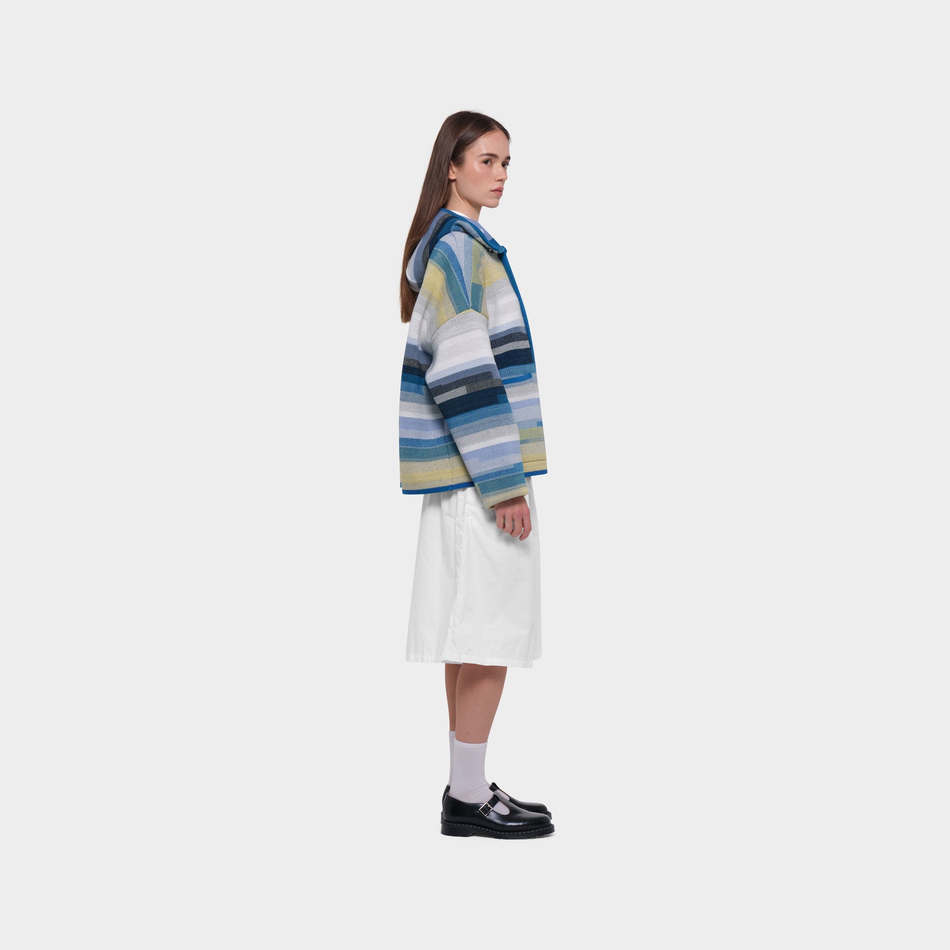 OMEN Strickjacke Tömmchen Kapuze São Paulo Mykonos am model