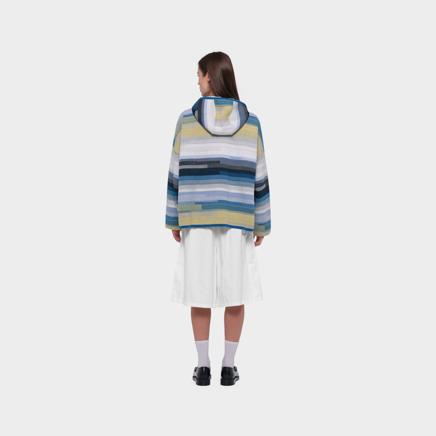 OMEN Strickjacke Tömmchen Kapuze São Paulo Mykonos am model