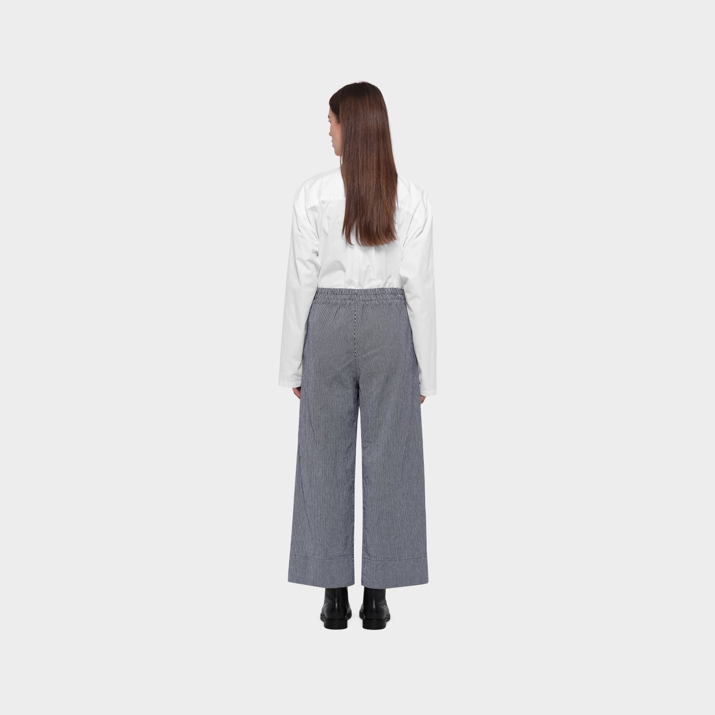 OMEN Hose Helen Chopin am model