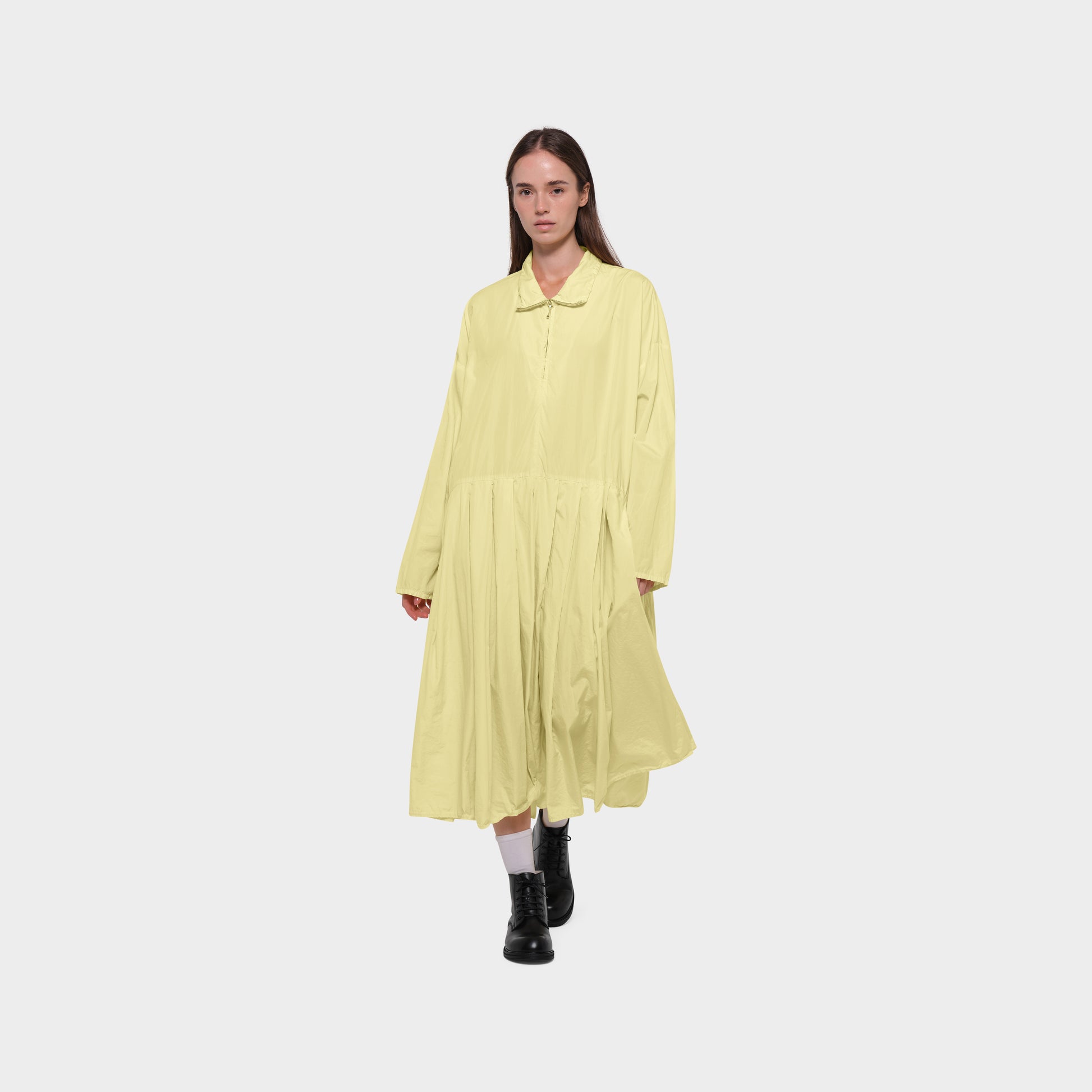 OMEN Kleid Königspudel Super Piu am model