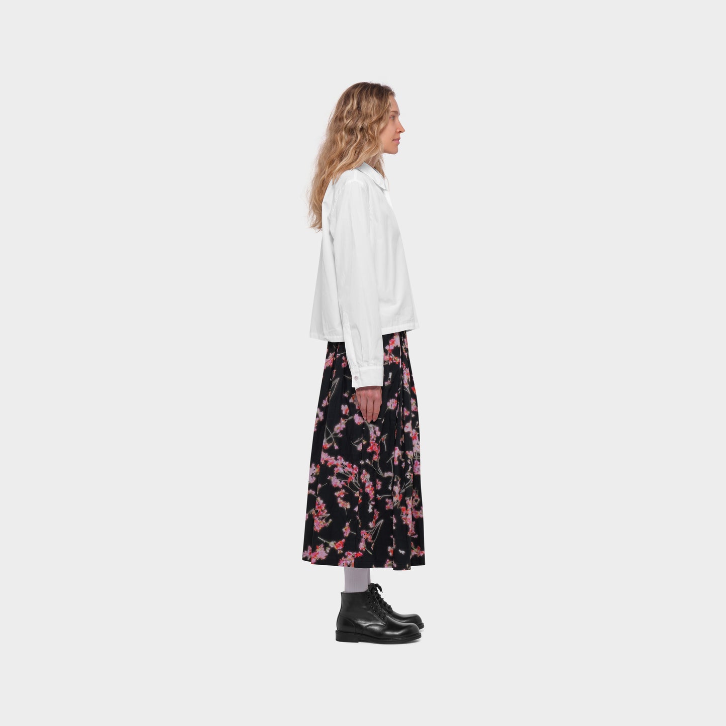 OMEN Rock Quader Popeline Vibrant Bloom am model