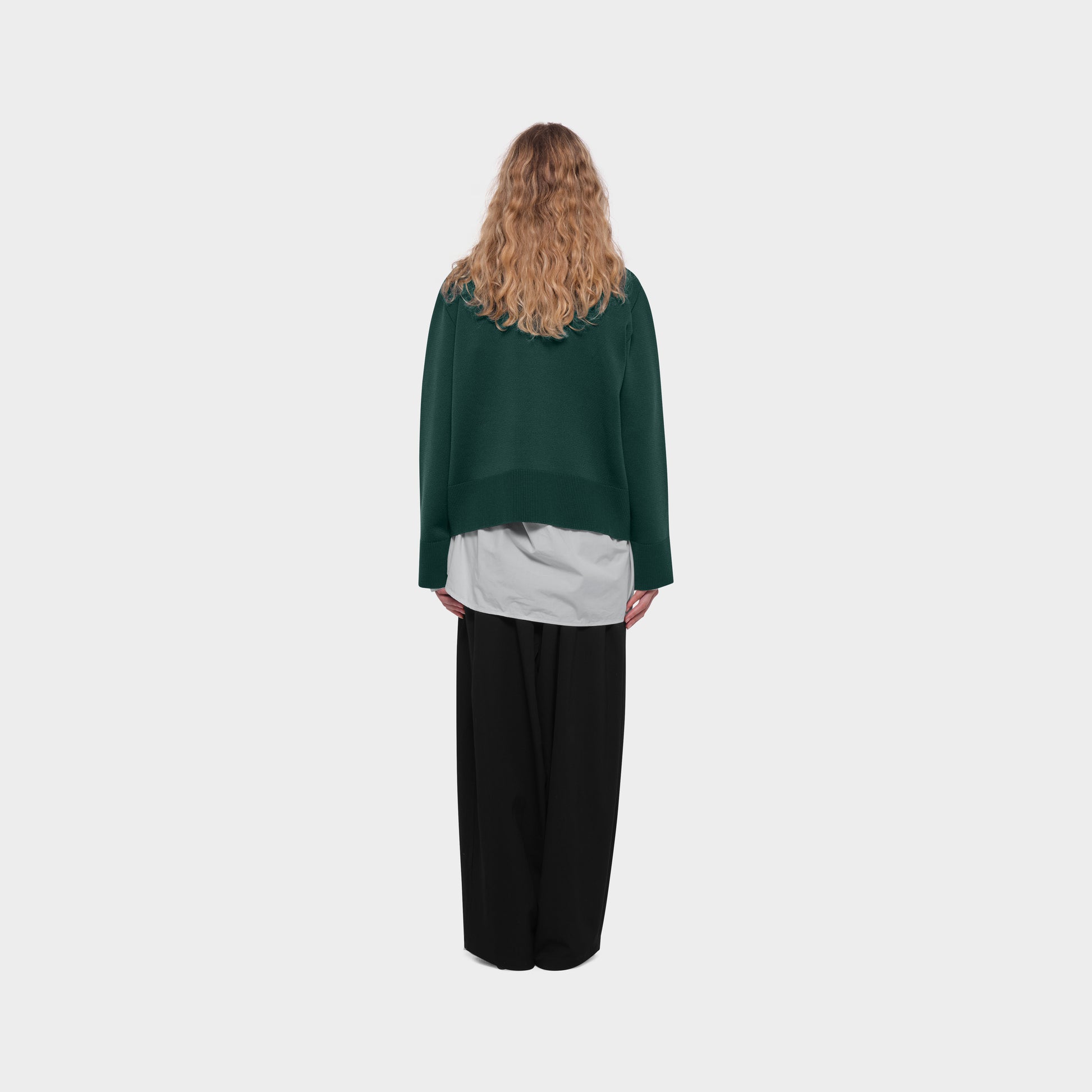 OMEN Pullover Schmetterling Seni am model