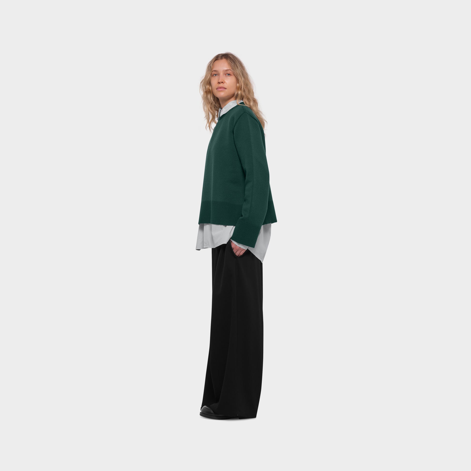 OMEN Pullover Schmetterling Seni am model