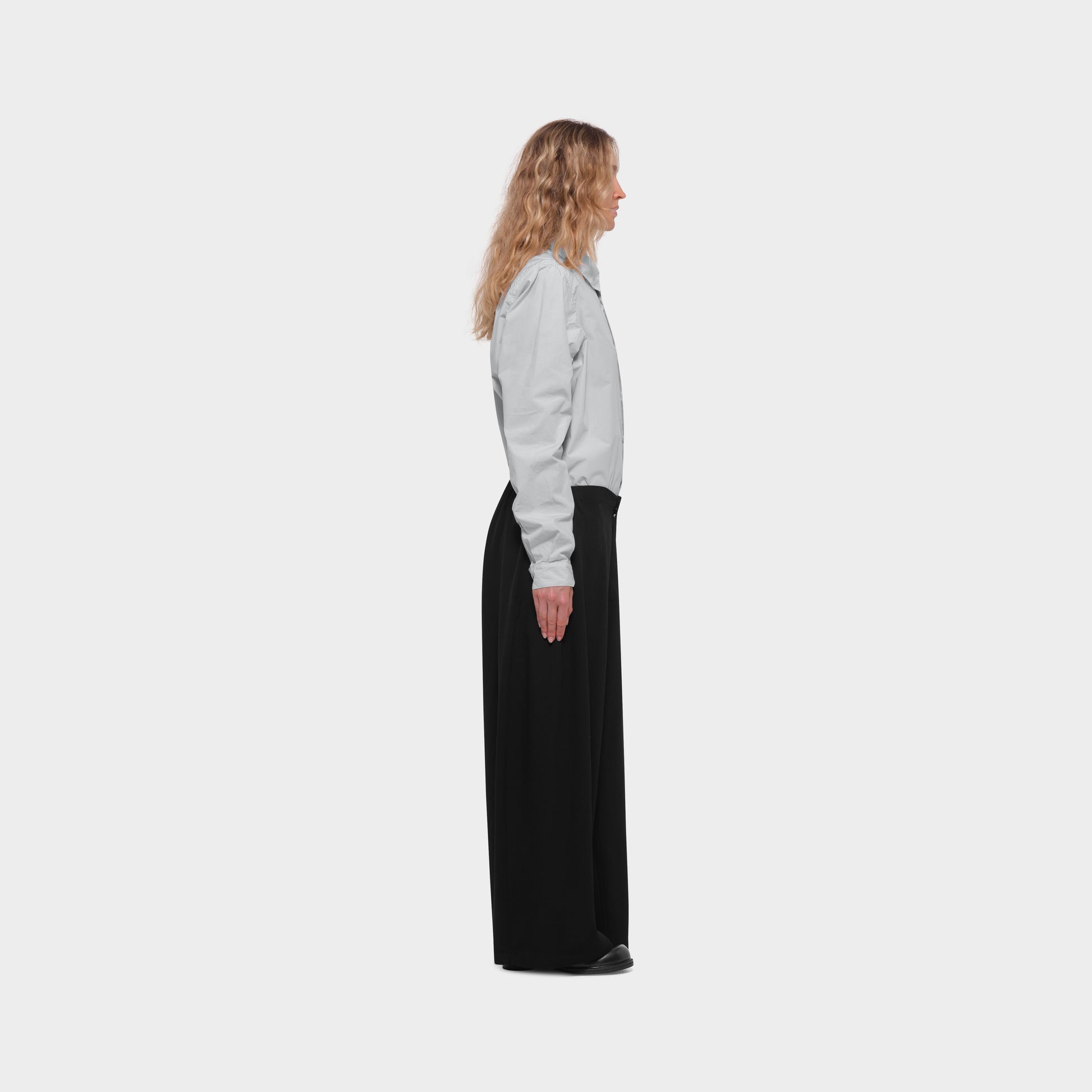 OMEN Hose Vita Olivi am model