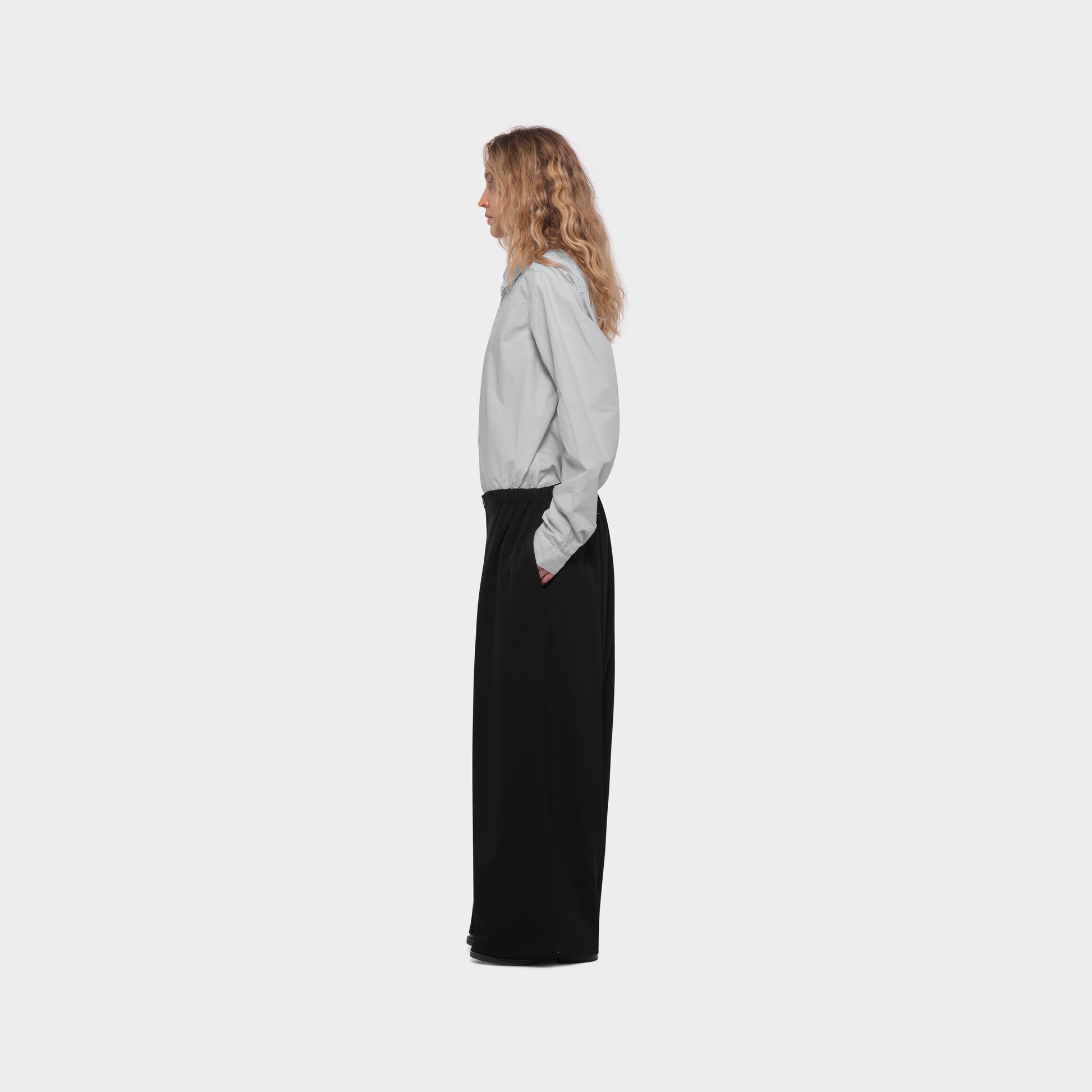 OMEN Hose Vita Olivi am model
