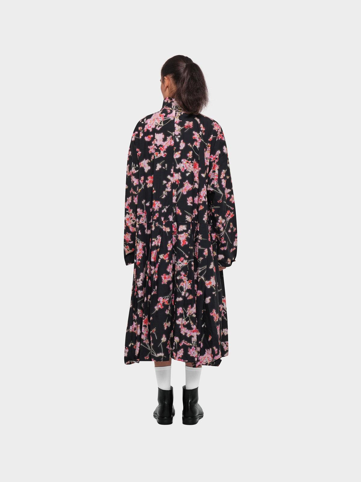 OMEN Kleid Königspudel Popeline Vibrant Bloom am model