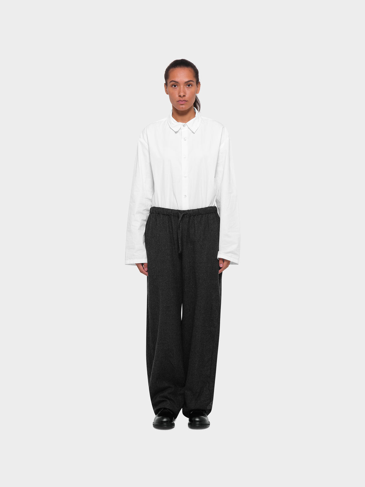 OMEN Hose Feodora Redpath am model