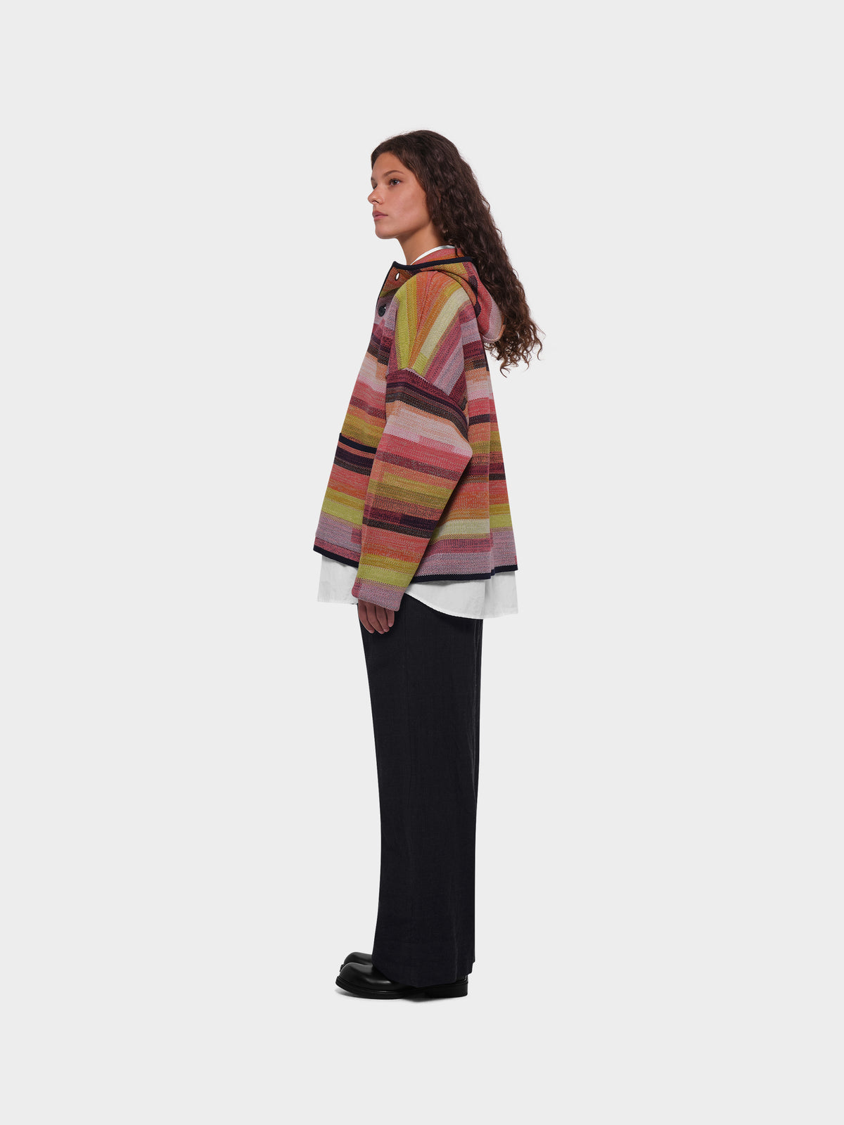 OMEN Strickjacke Tömmchen Kapuze Sao Paulo am model