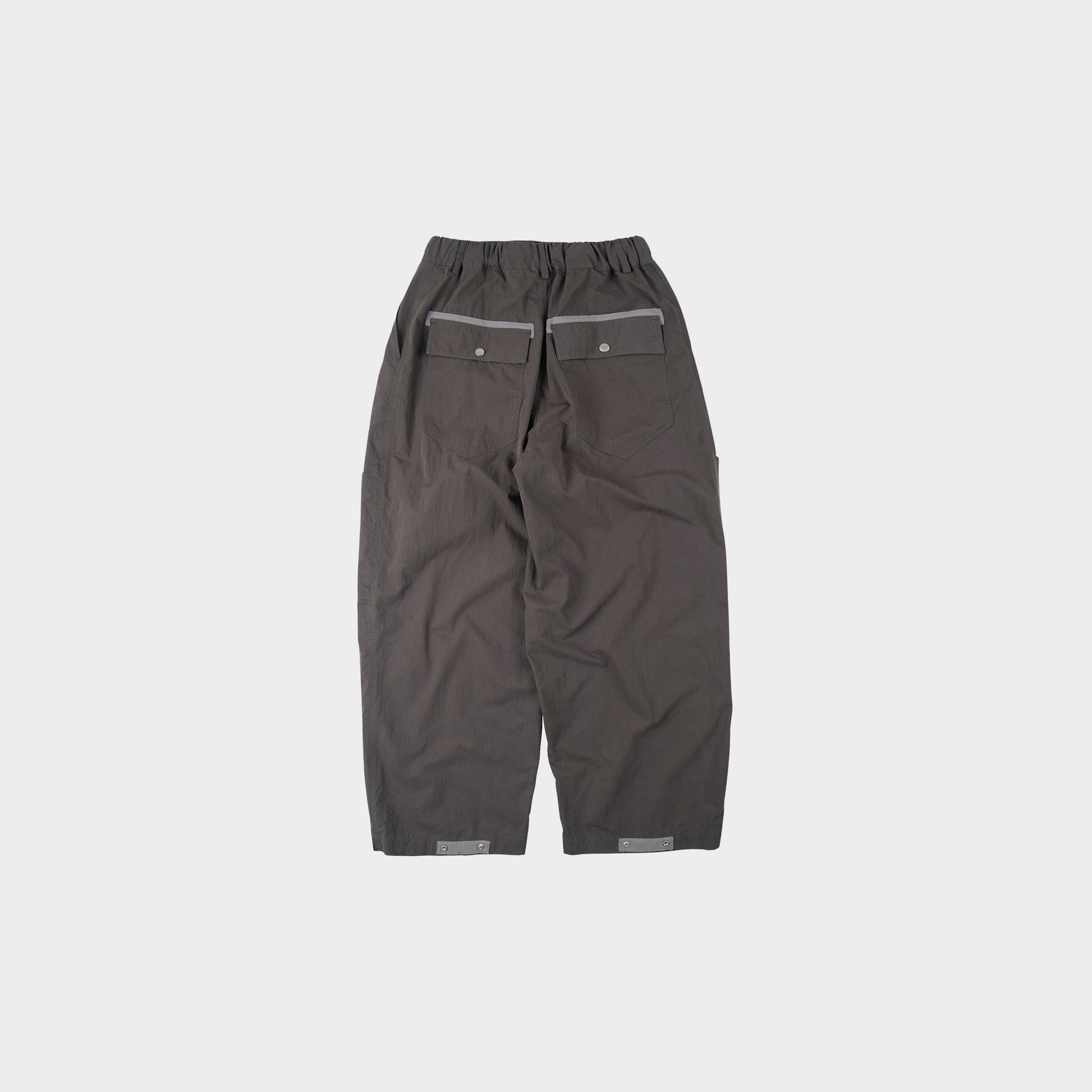 Frizmworks Fold Fatigue Wide Pants in Farbe charcoal