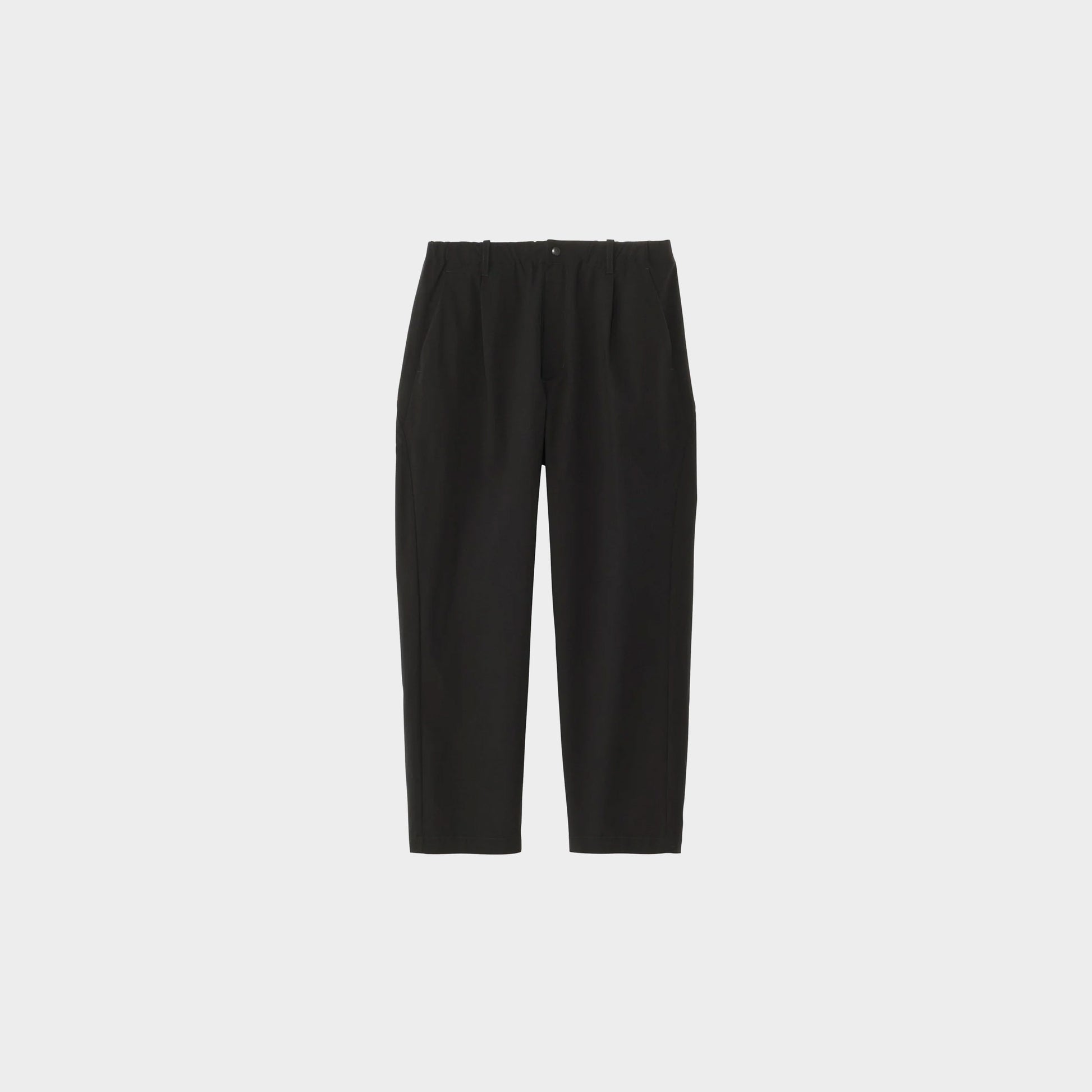 Goldwin One Tuck Tapered Light Pants in Farbe black