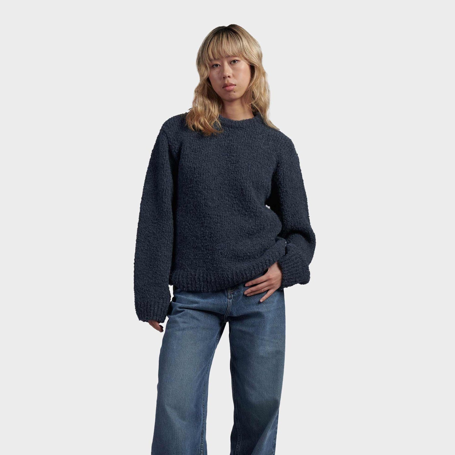 Edwin Dun Textured Sweater am model