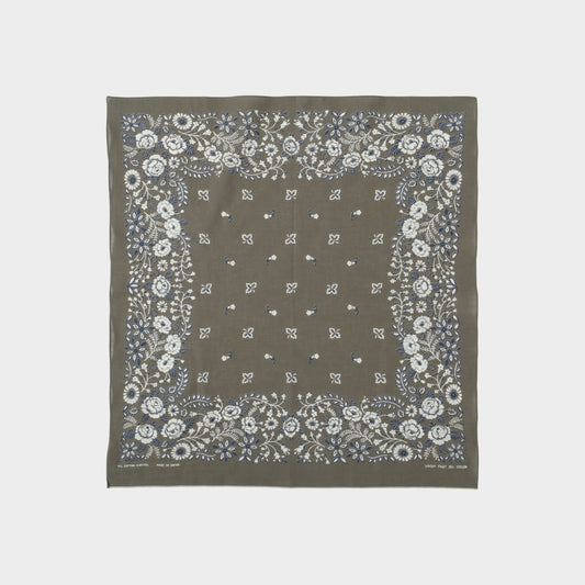 Bandana Churchill Garden Big