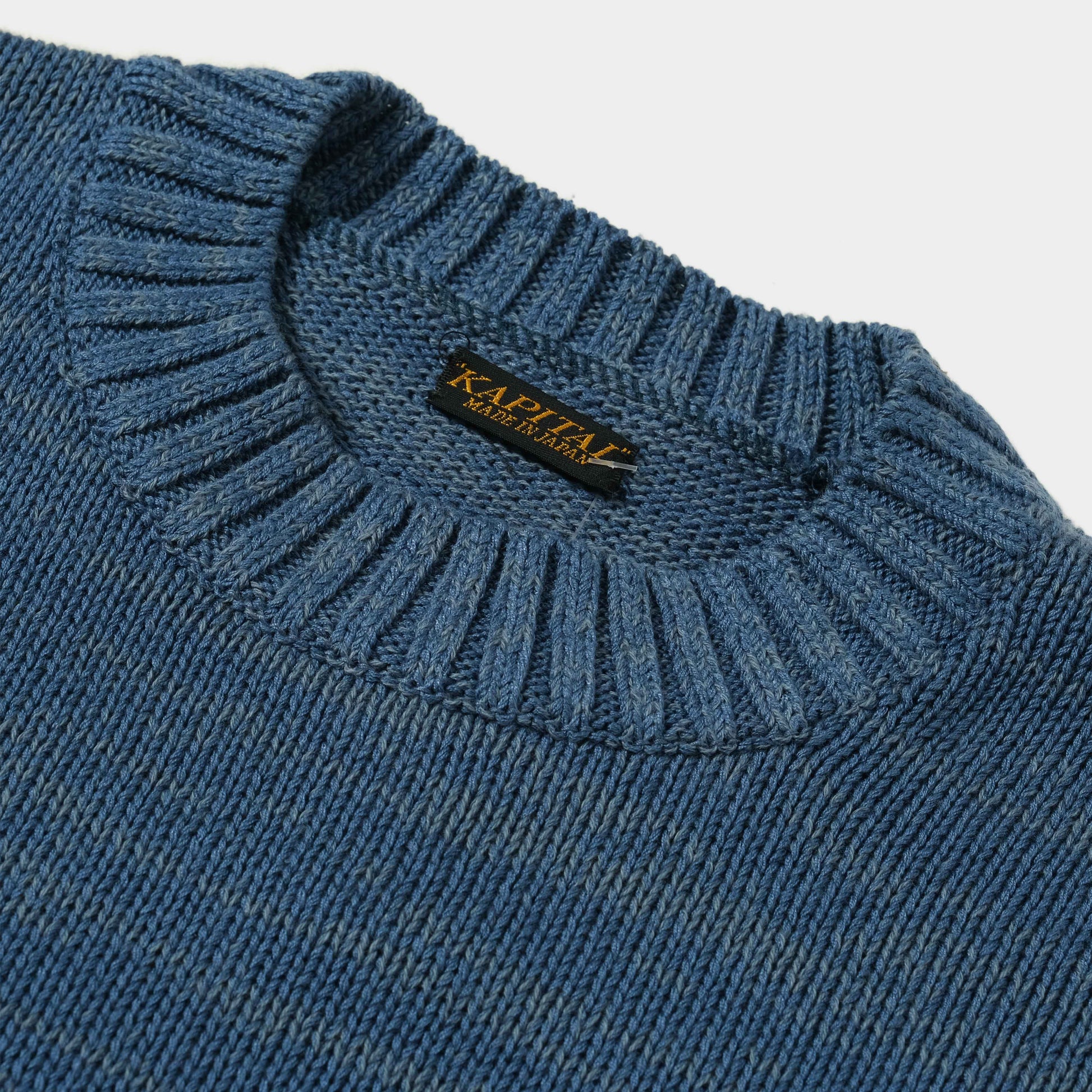 Kapital Moonbow & Peckish Rai in Farbe blue
