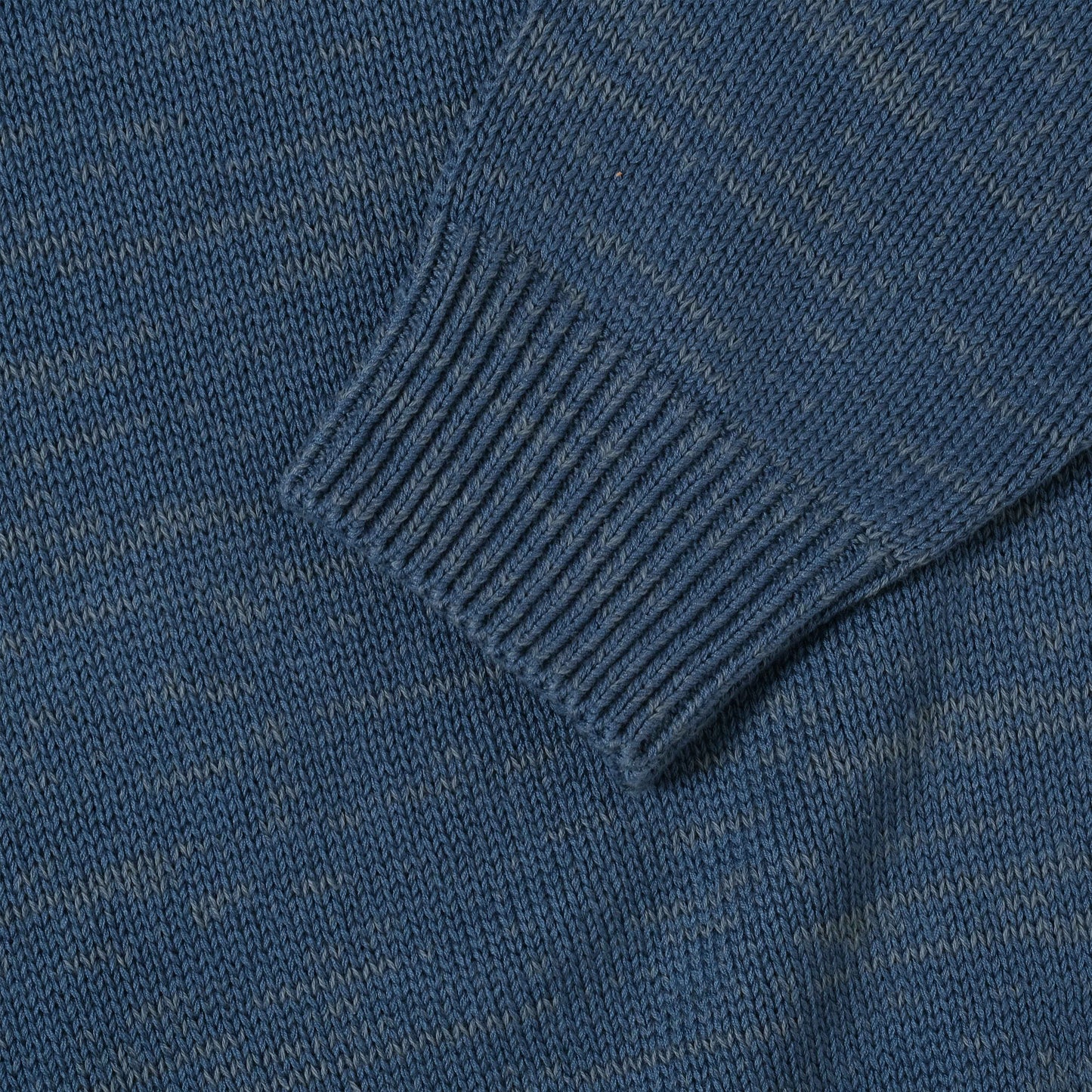 Kapital Moonbow & Peckish Rai in Farbe blue